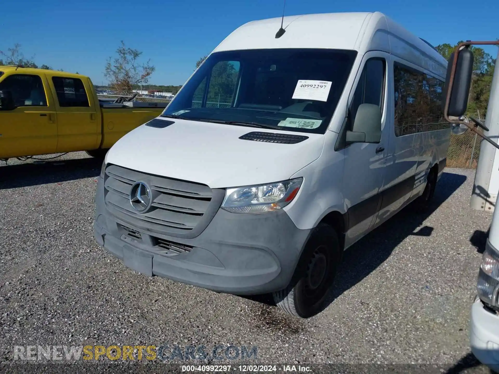 2 Photograph of a damaged car WDZPF1CD3KT000934 MERCEDES-BENZ SPRINTER 2500 2019