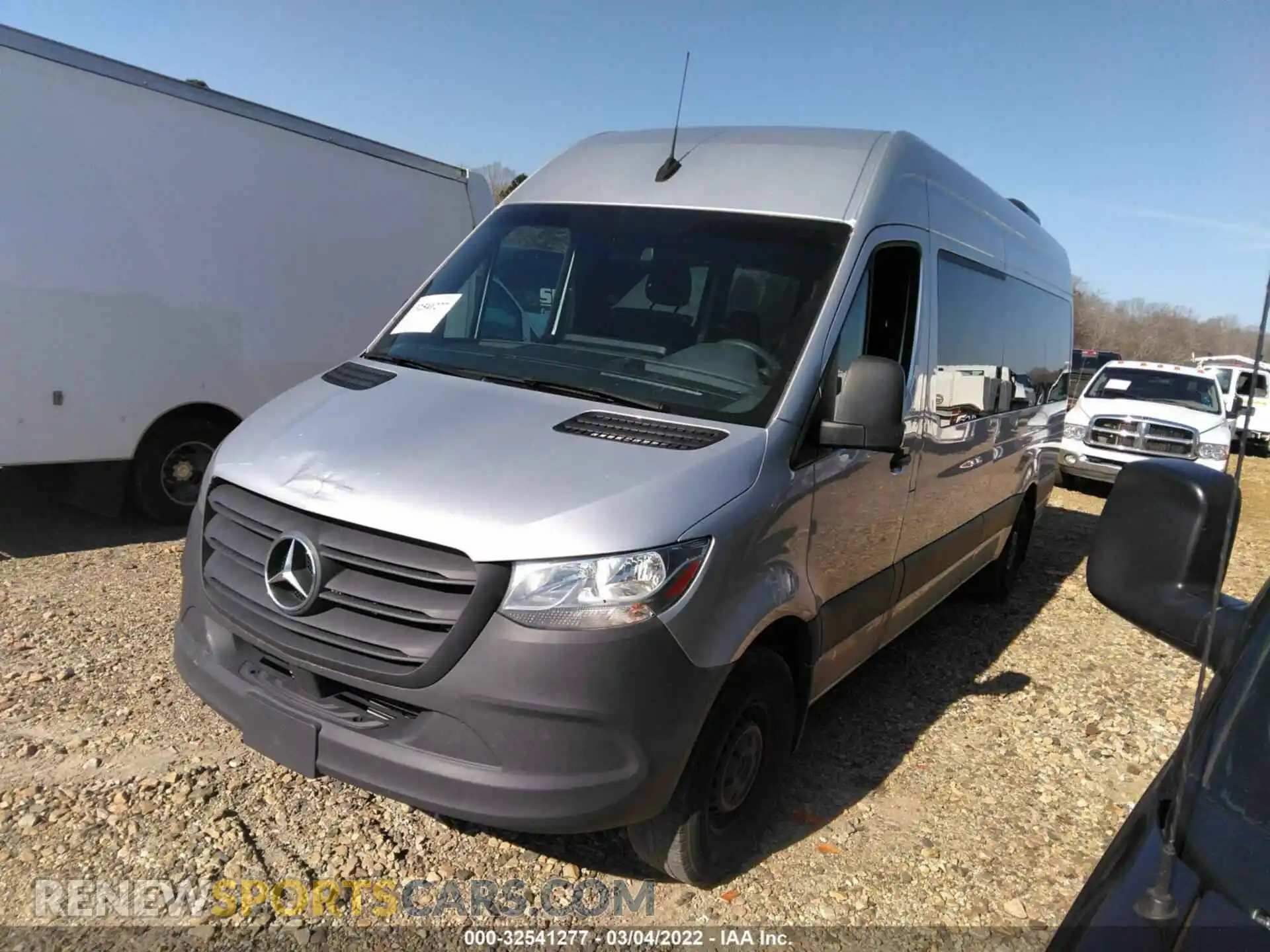 2 fotografías del automóvil dañado WDZPF1ED3KT012739 MERCEDES-BENZ SPRINTER PASSENGER VAN 2019