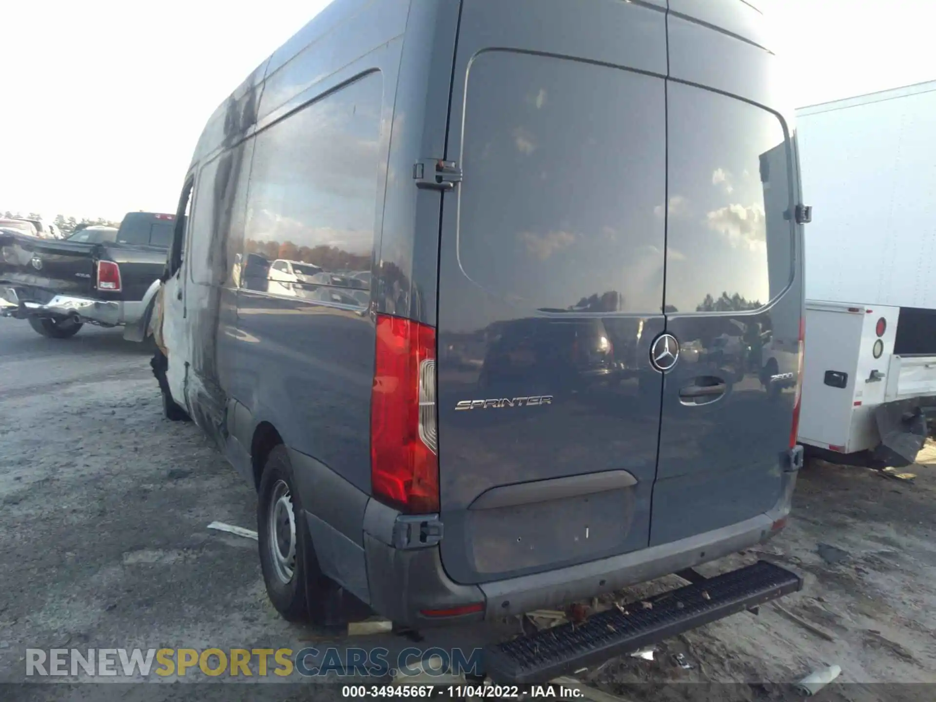 3 Photograph of a damaged car WD4PF0CD8KT004025 MERCEDES-BENZ SPRINTER VAN 2019