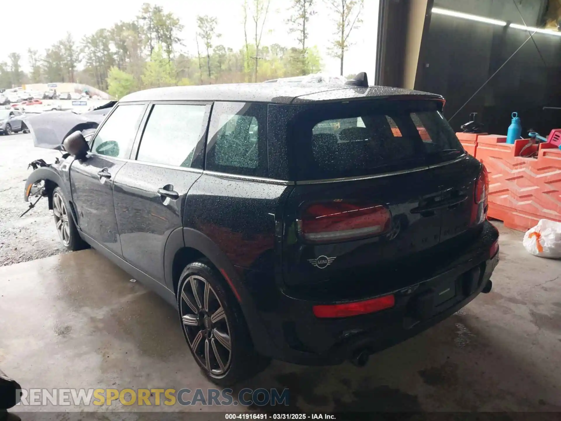 3 Photograph of a damaged car WMWXJ1C04P2T14811 MINI CLUBMAN 2023