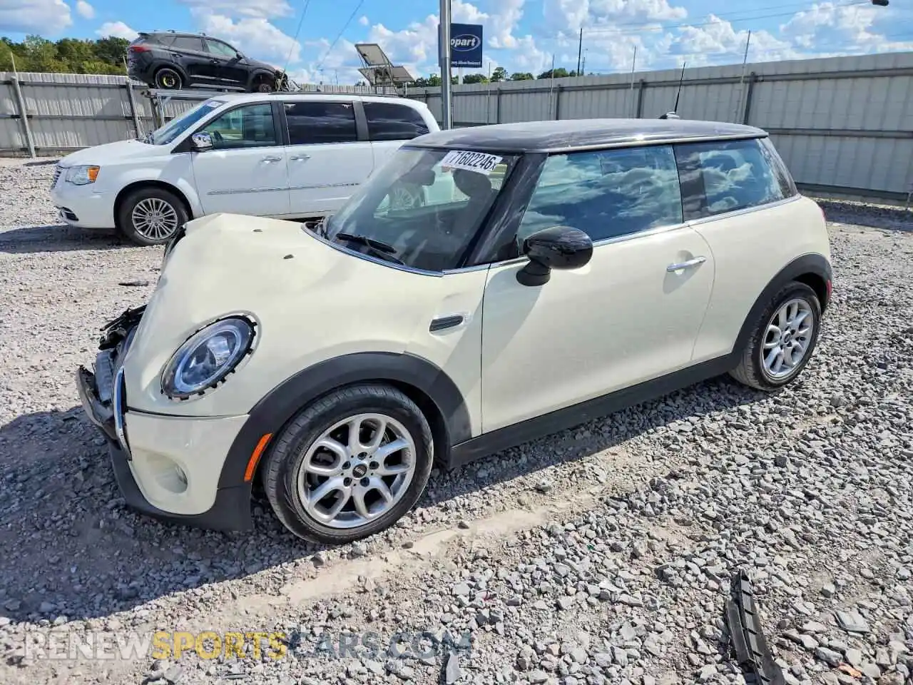 1 Photograph of a damaged car WMWXR3C01M2N55032 MINI COOPER 2021