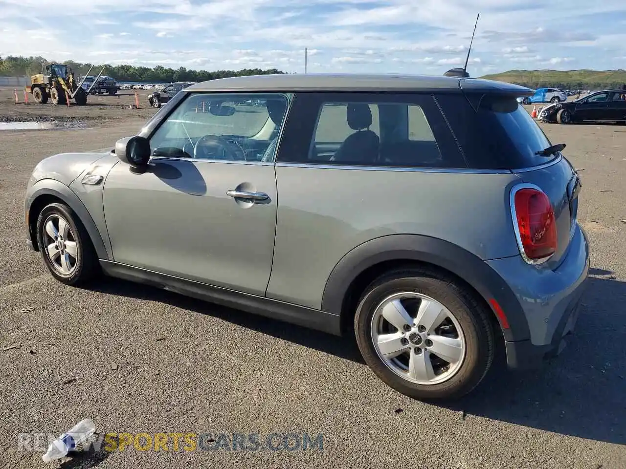 2 fotografías del automóvil dañado WMW33DH04N2S18645 MINI COOPER 2022
