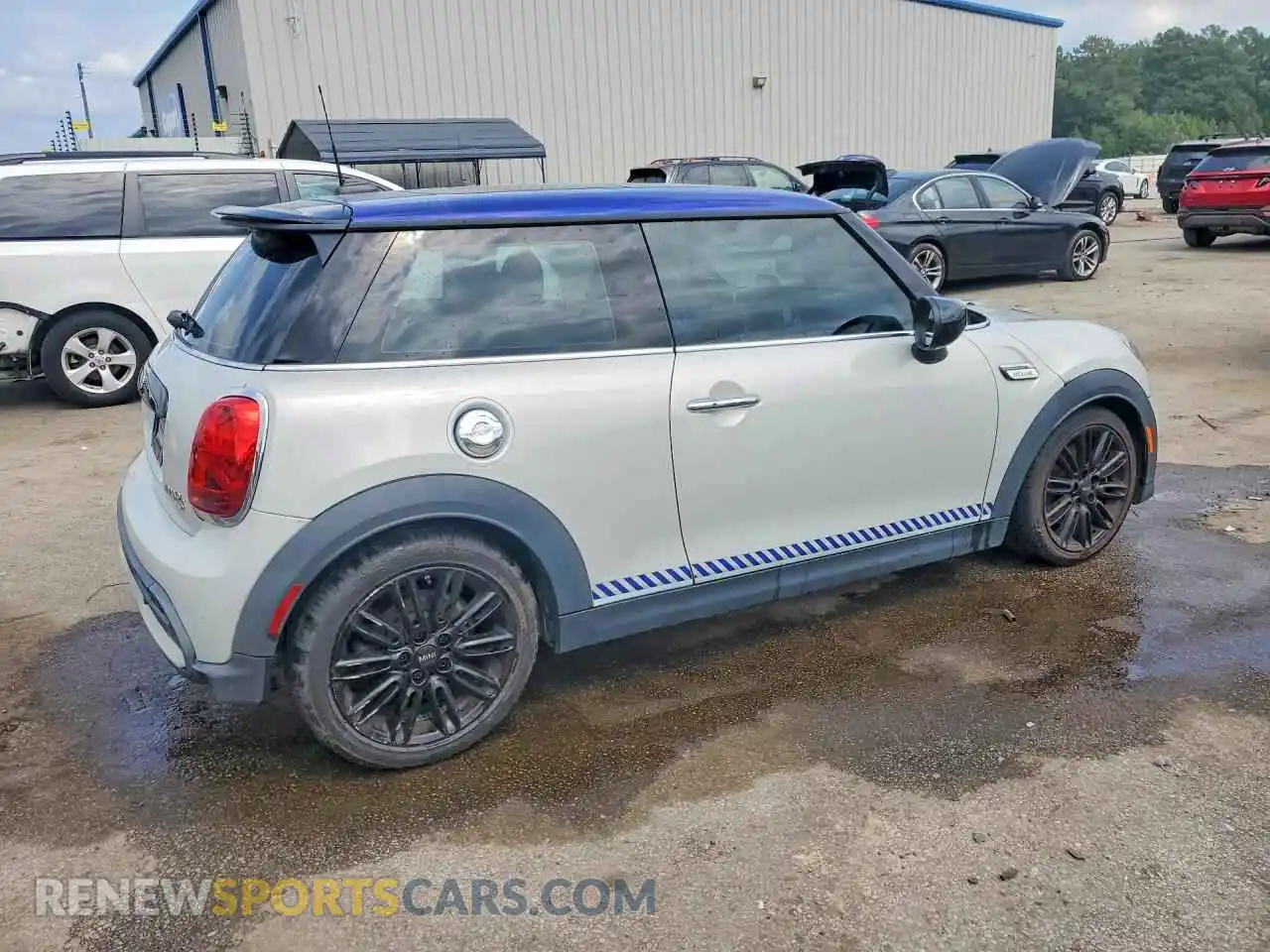 3 Photograph of a damaged car WMW53DH0XN2S20814 MINI COOPER 2022