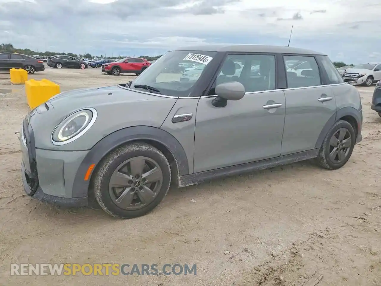 1 Photograph of a damaged car WMW53DK0XN2R86485 MINI COOPER 2022