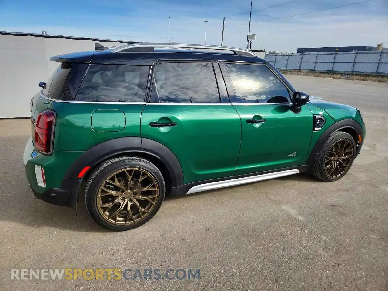 3 Фотография поврежденного автомобиля WMZ83BR02N3N66904 MINI COOPER 2022
