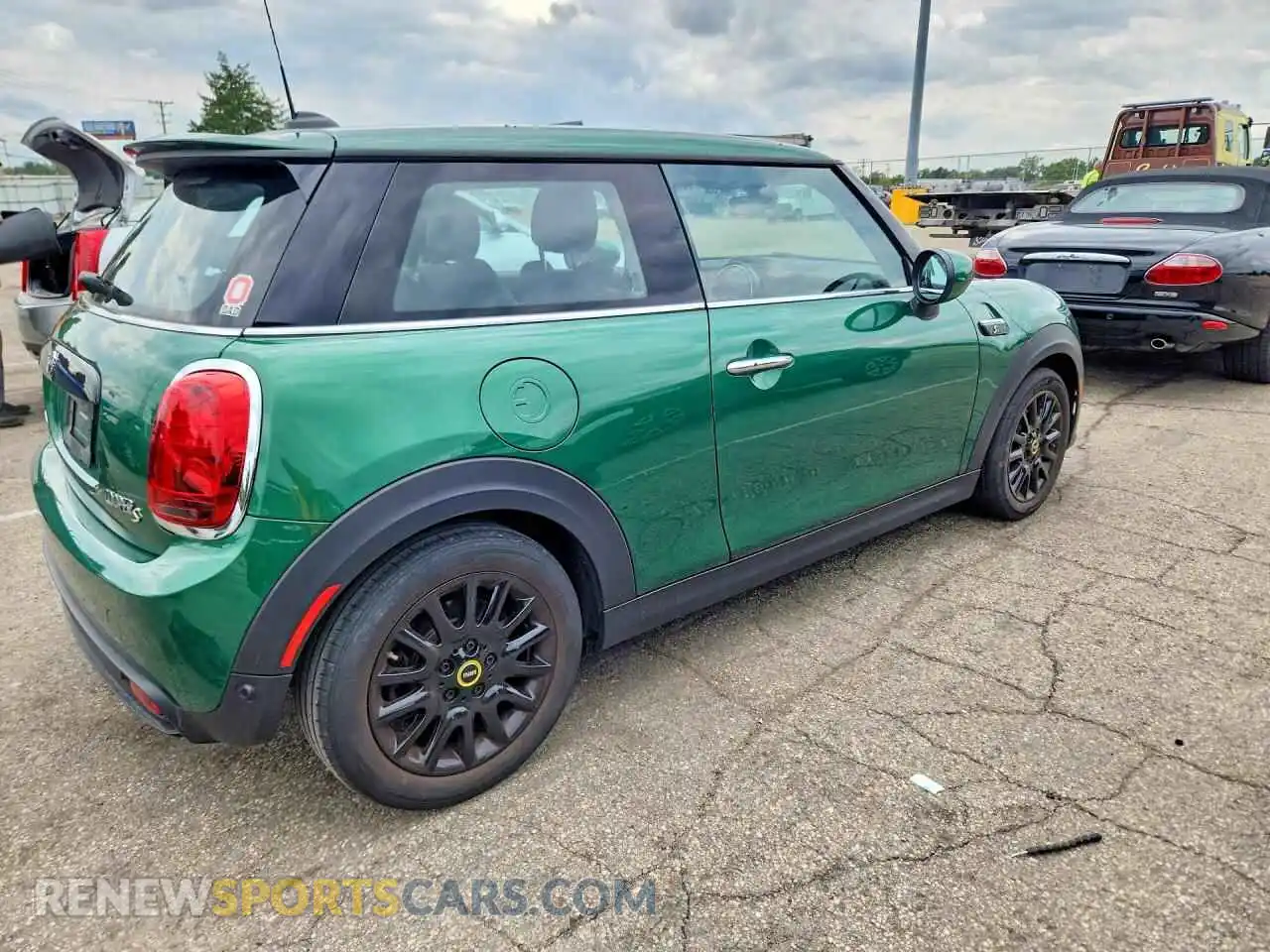 3 Photograph of a damaged car WMW13DJ01P2S74482 MINI COOPER 2023