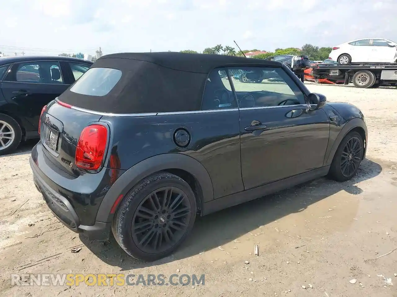 3 Photograph of a damaged car WMW43DL03R3R68081 MINI COOPER 2024
