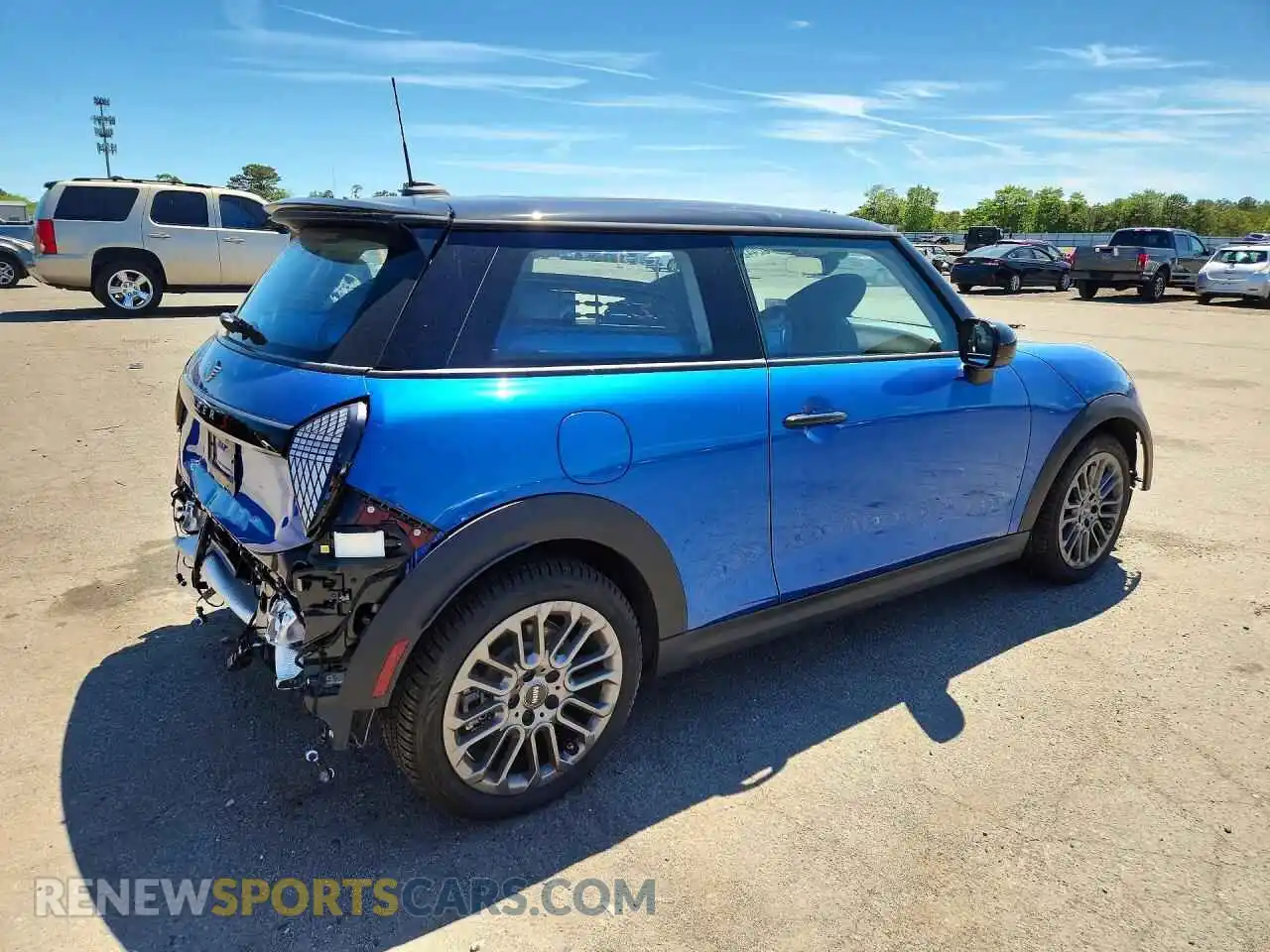 3 fotografías del automóvil dañado WMW23GD01S2W68400 MINI COOPER 2025