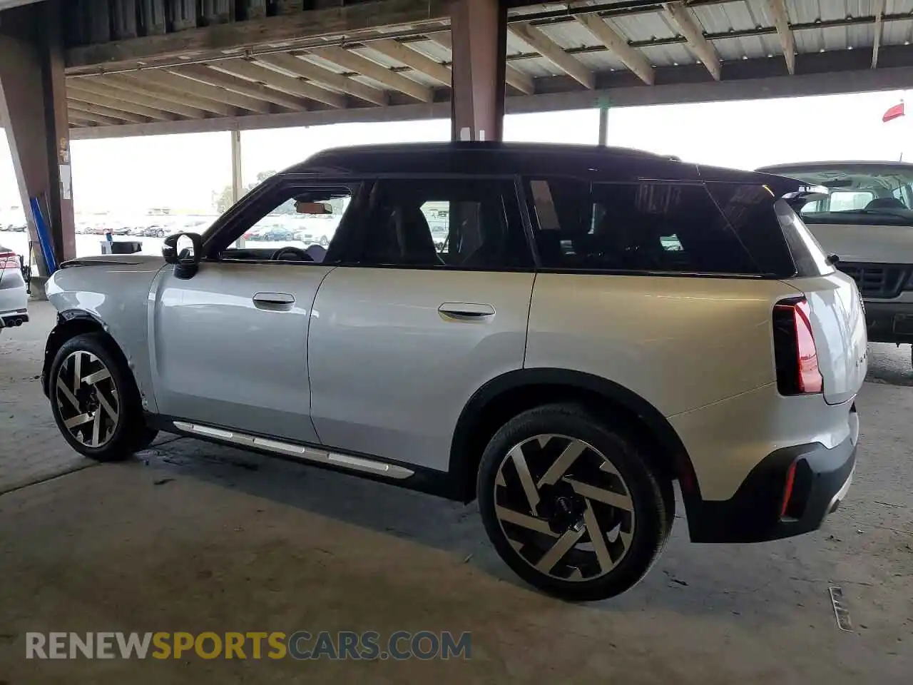 2 fotografías del automóvil dañado WMZ23GA01S7T66485 MINI COOPER 2025