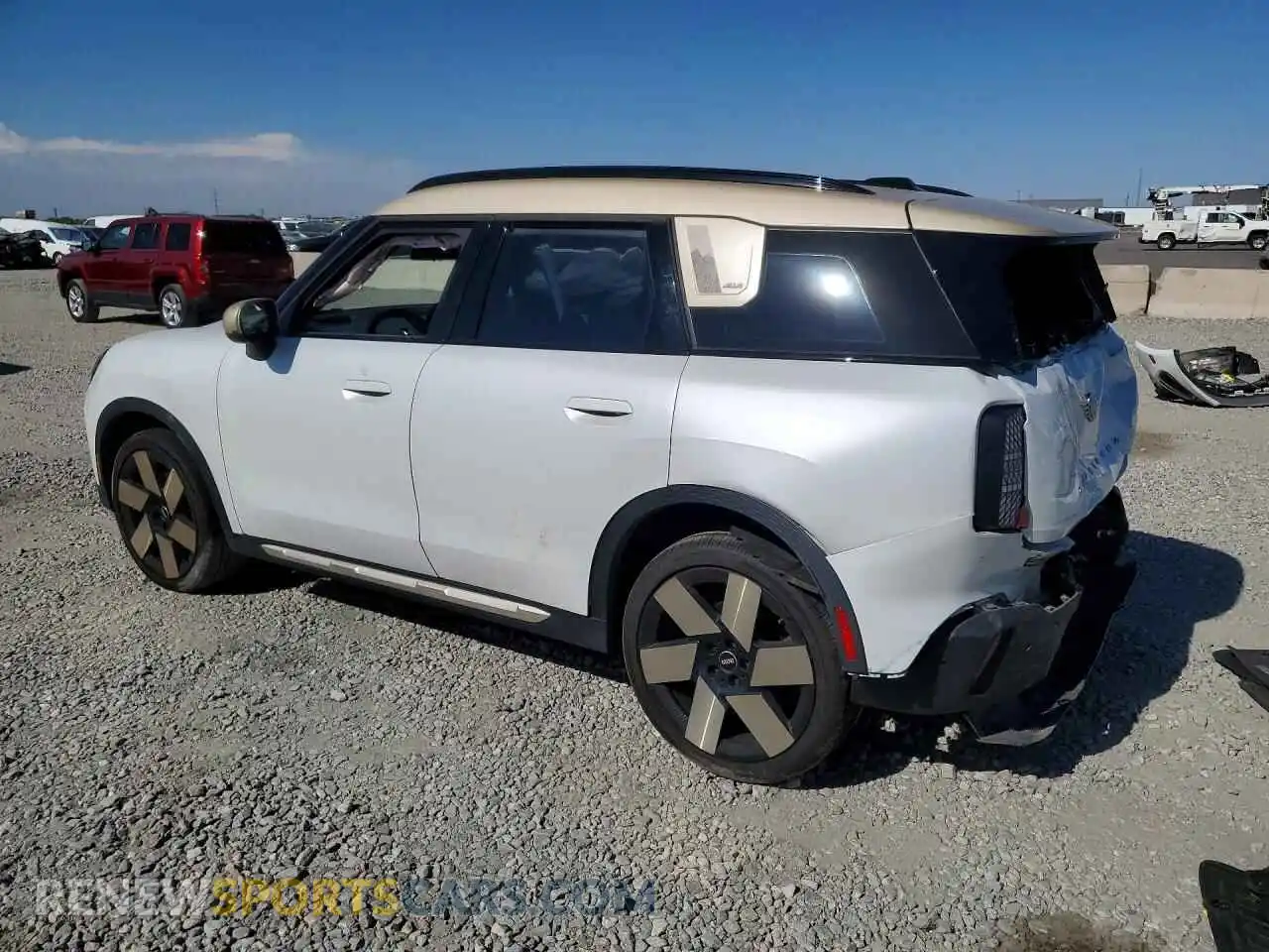 2 fotografías del automóvil dañado WMZ23GA04S7P62829 MINI COOPER 2025