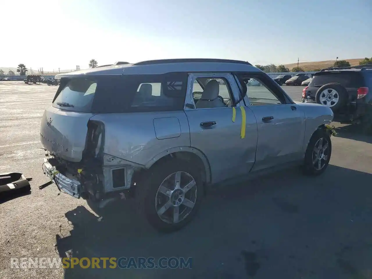 3 Photograph of a damaged car WMZ23GA09S7T59283 MINI COOPER 2025