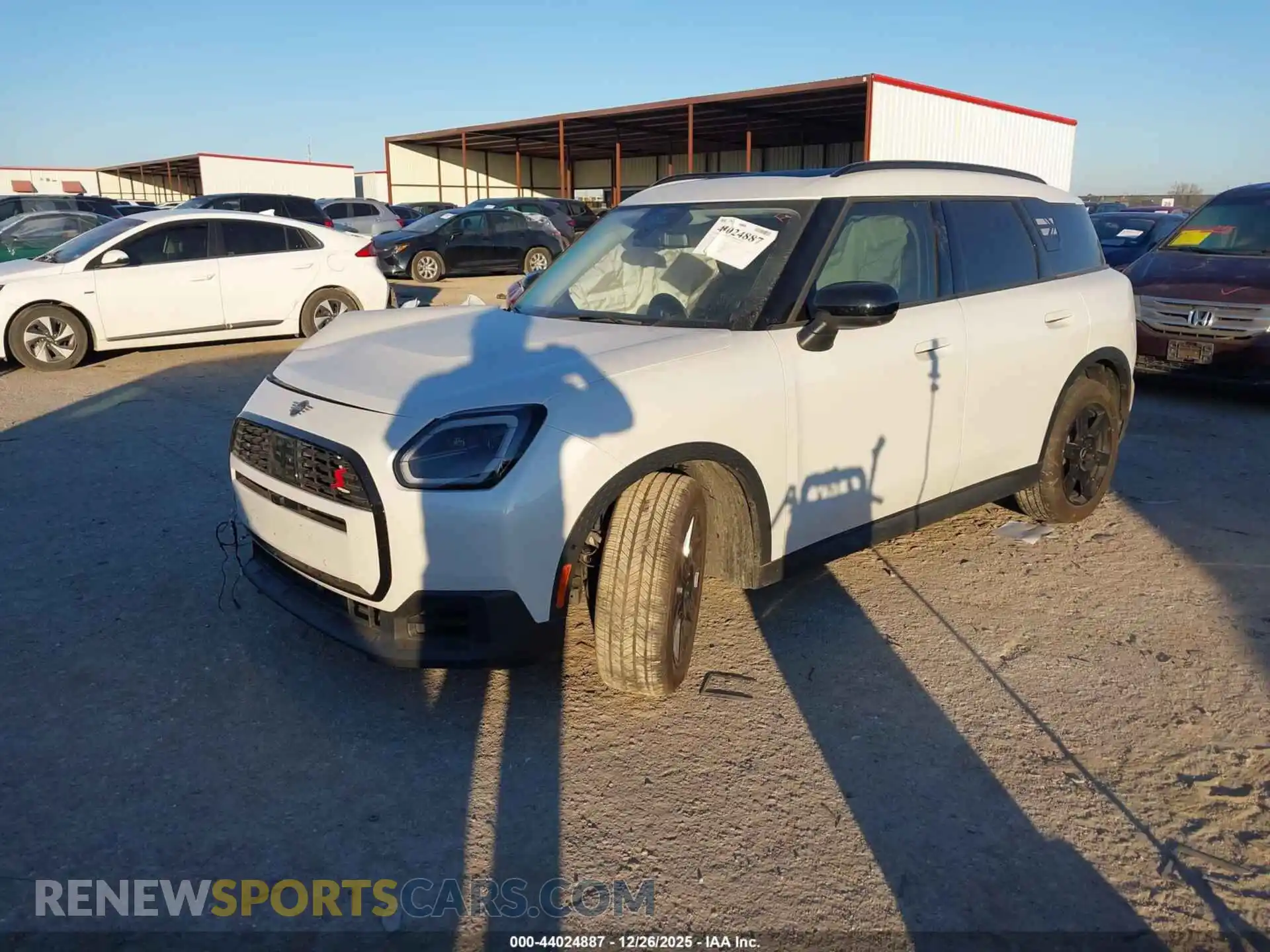 2 Фотография поврежденного автомобиля WMZ23GA07S7R00119 MINI COUNTRYMAN 2025