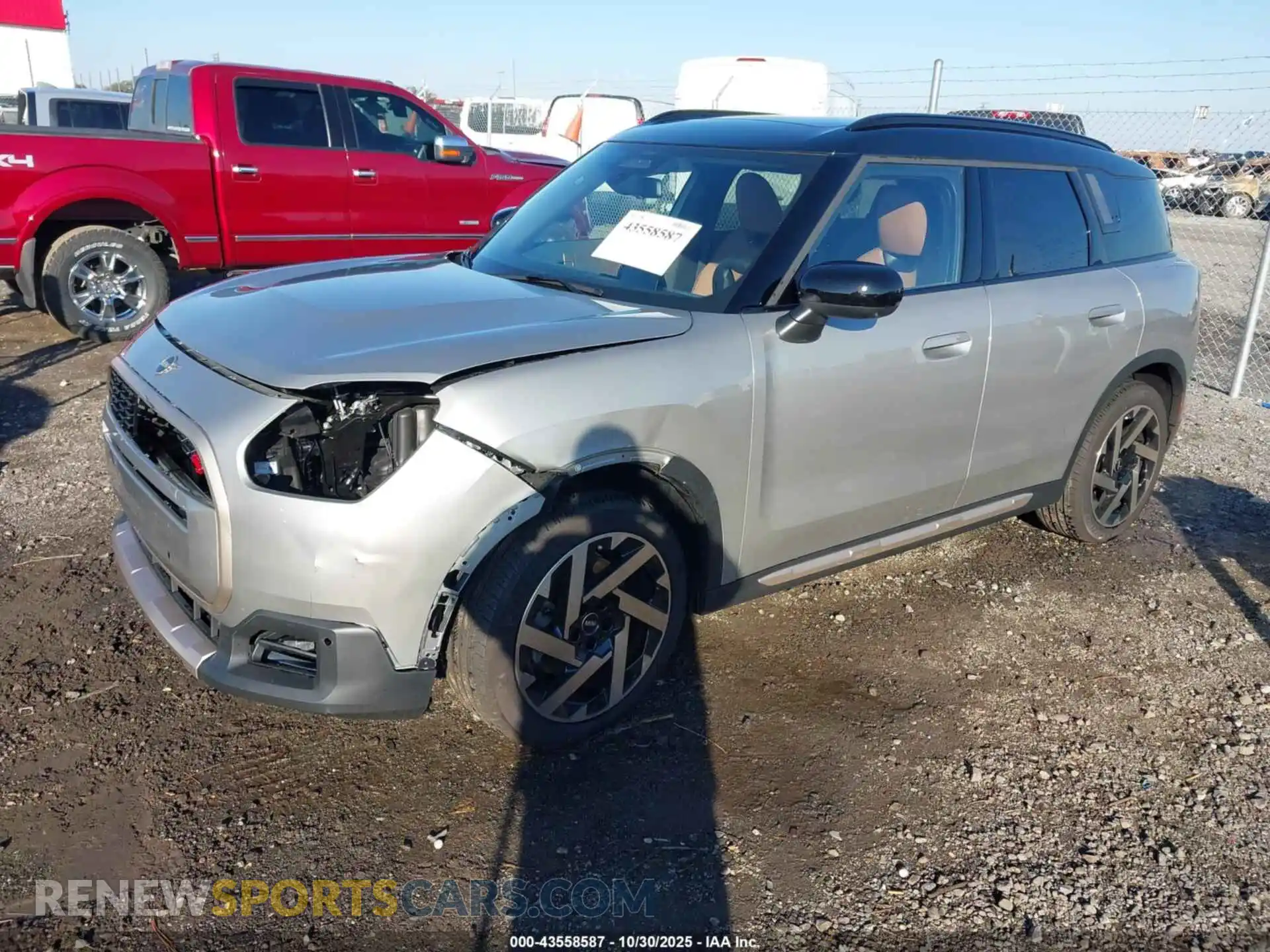 2 Фотография поврежденного автомобиля WMZ23GA0XS7S50041 MINI COUNTRYMAN 2025