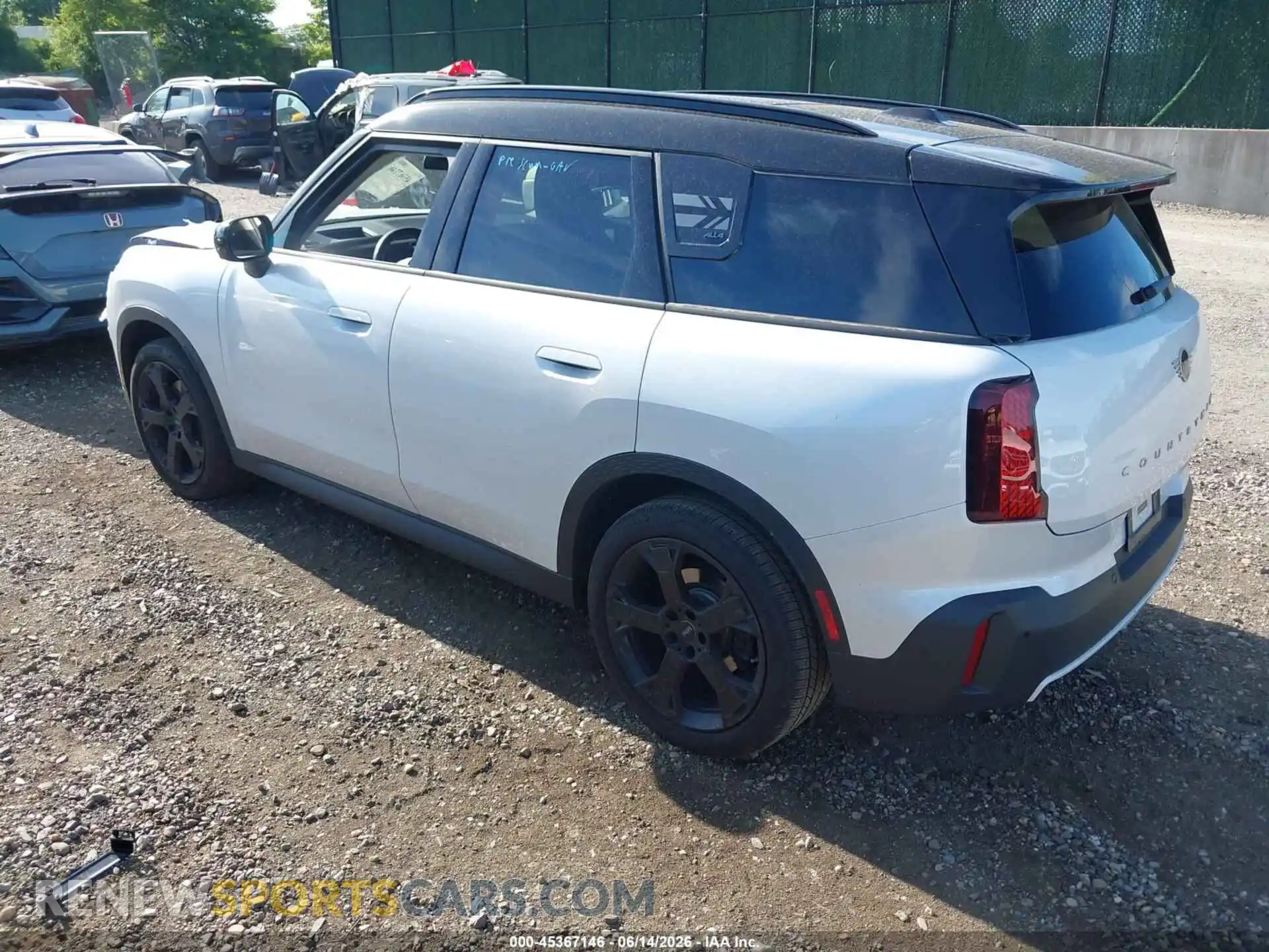 3 fotografías del automóvil dañado WMZ23GA0XS7S64280 MINI COUNTRYMAN 2025