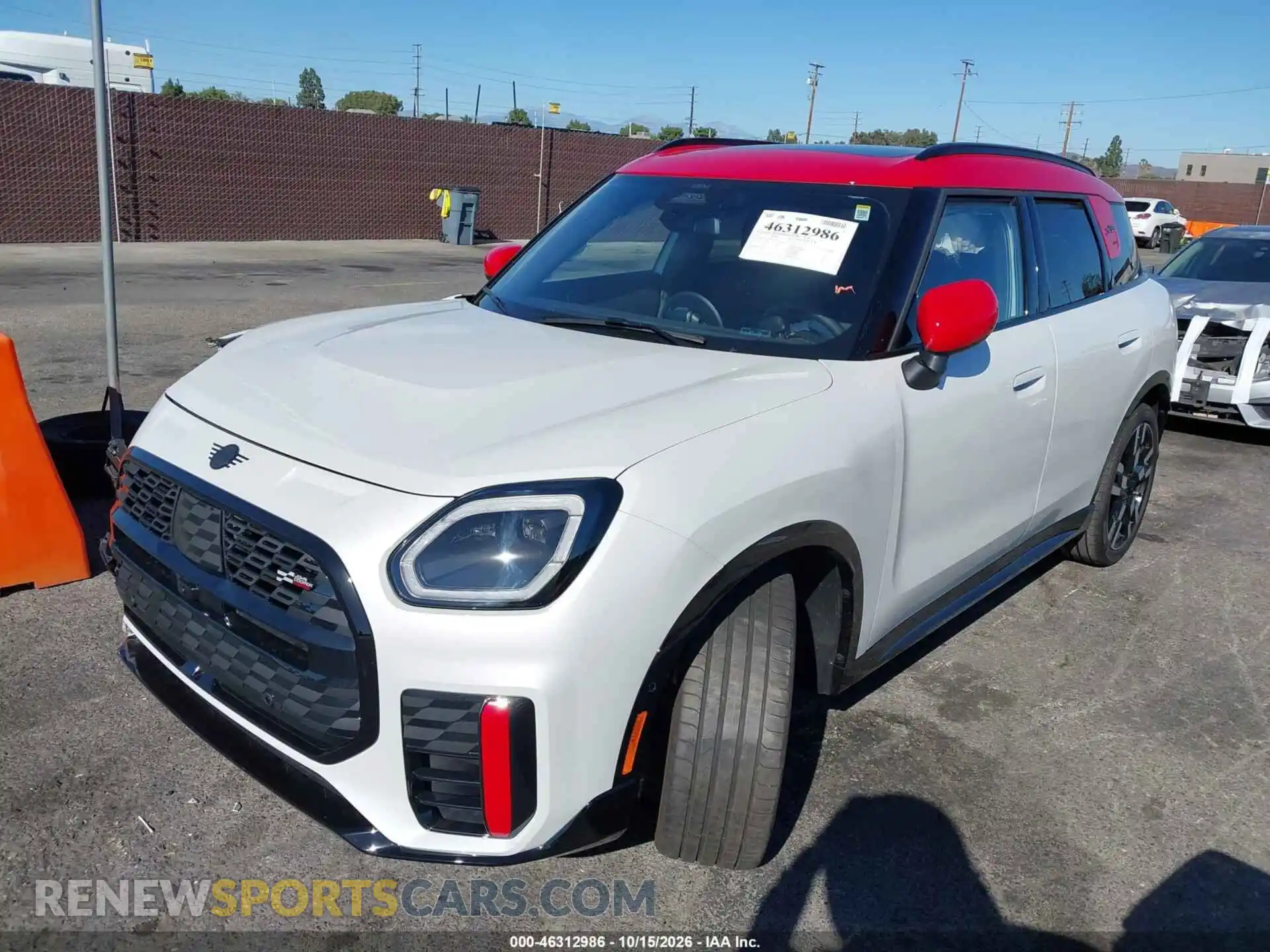 2 fotografías del automóvil dañado WMZ33GA01V7V86797 MINI COUNTRYMAN 2027