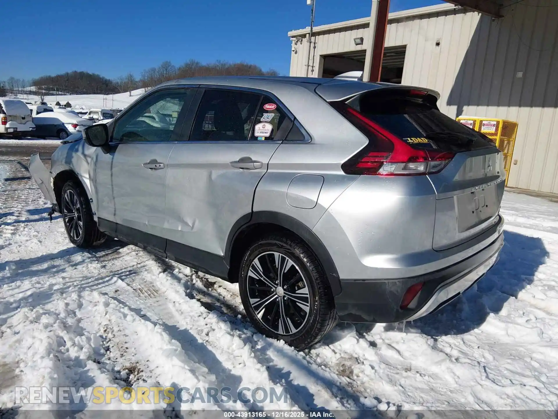 3 Photograph of a damaged car JA4ATWAA4NZ000585 MITSUBISHI ECLIPSE CROSS 2022