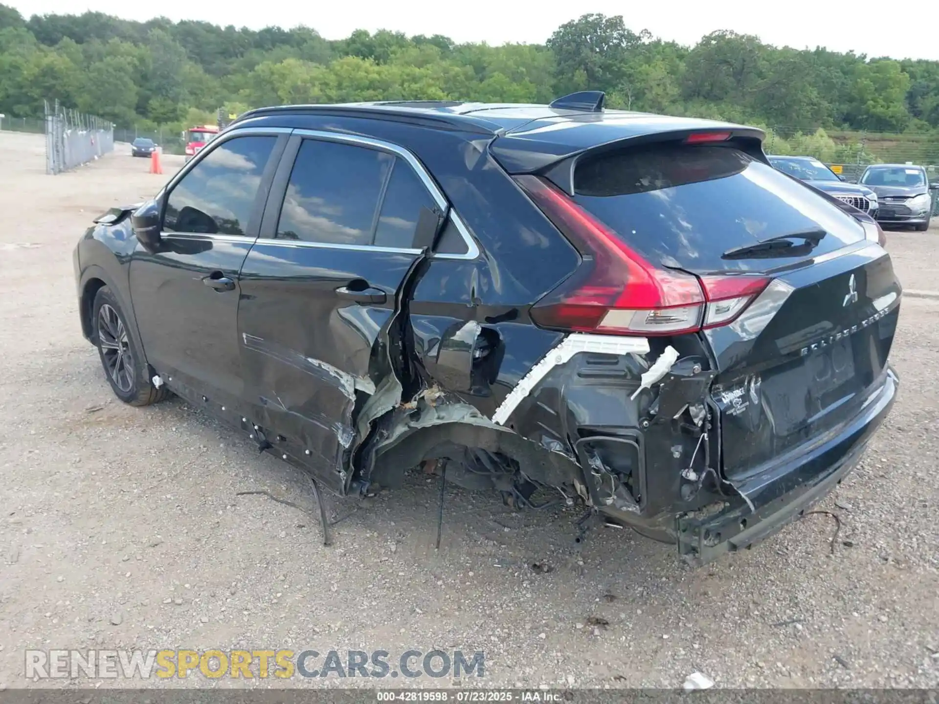 3 Photograph of a damaged car JA4ATWAA7NZ018367 MITSUBISHI ECLIPSE CROSS 2022