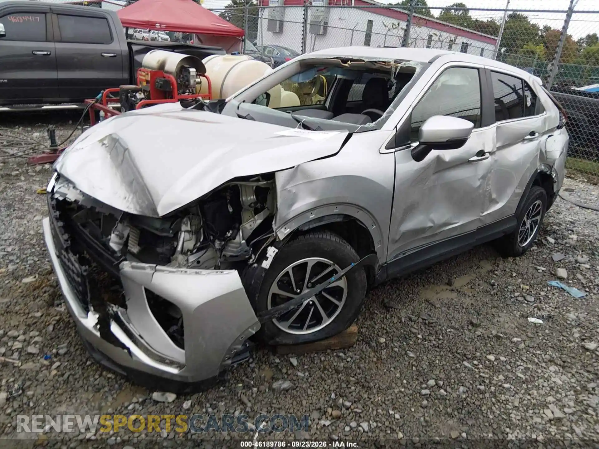 2 fotografías del automóvil dañado JA4ATUAA1RZ002191 MITSUBISHI ECLIPSE CROSS 2024