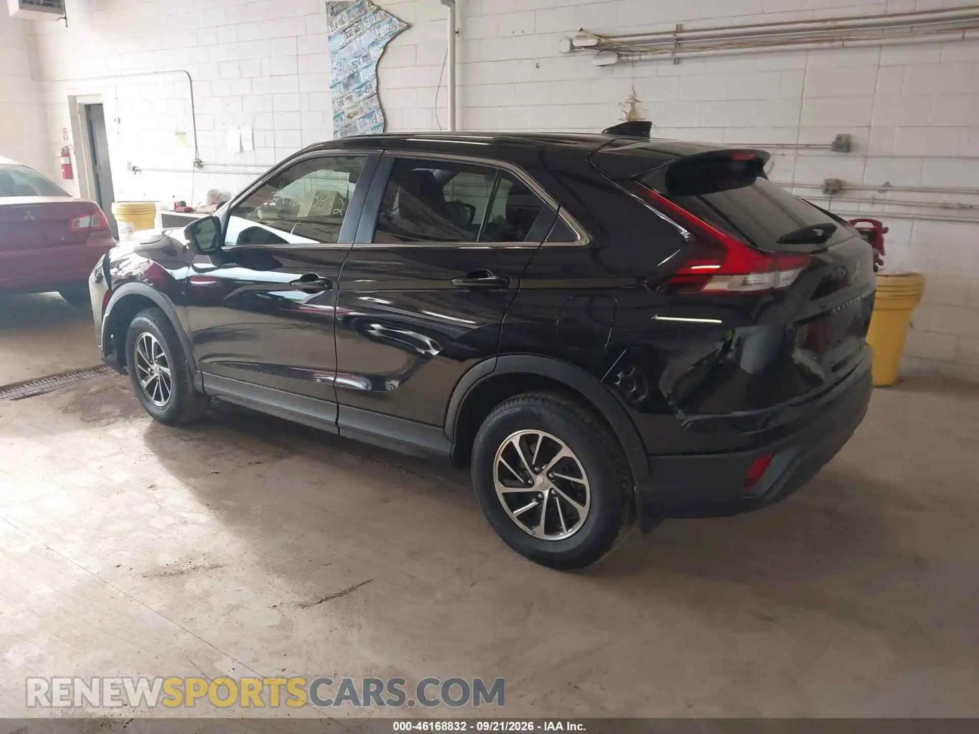3 Фотография поврежденного автомобиля JA4ATUAA4RZ001326 MITSUBISHI ECLIPSE CROSS 2024