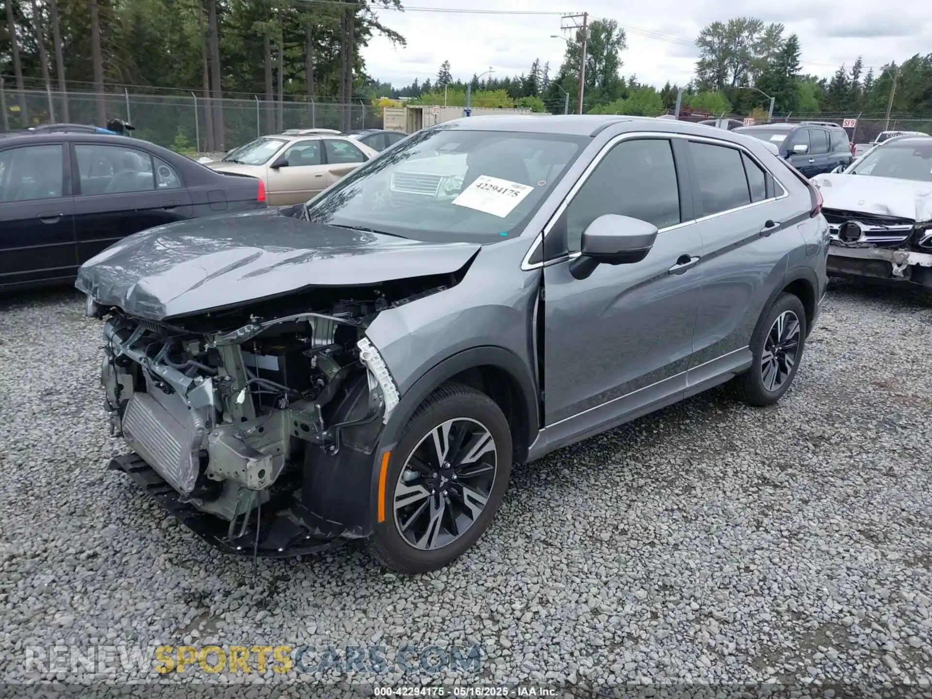 2 fotografías del automóvil dañado JA4ATWAA1RZ010562 MITSUBISHI ECLIPSE CROSS 2024