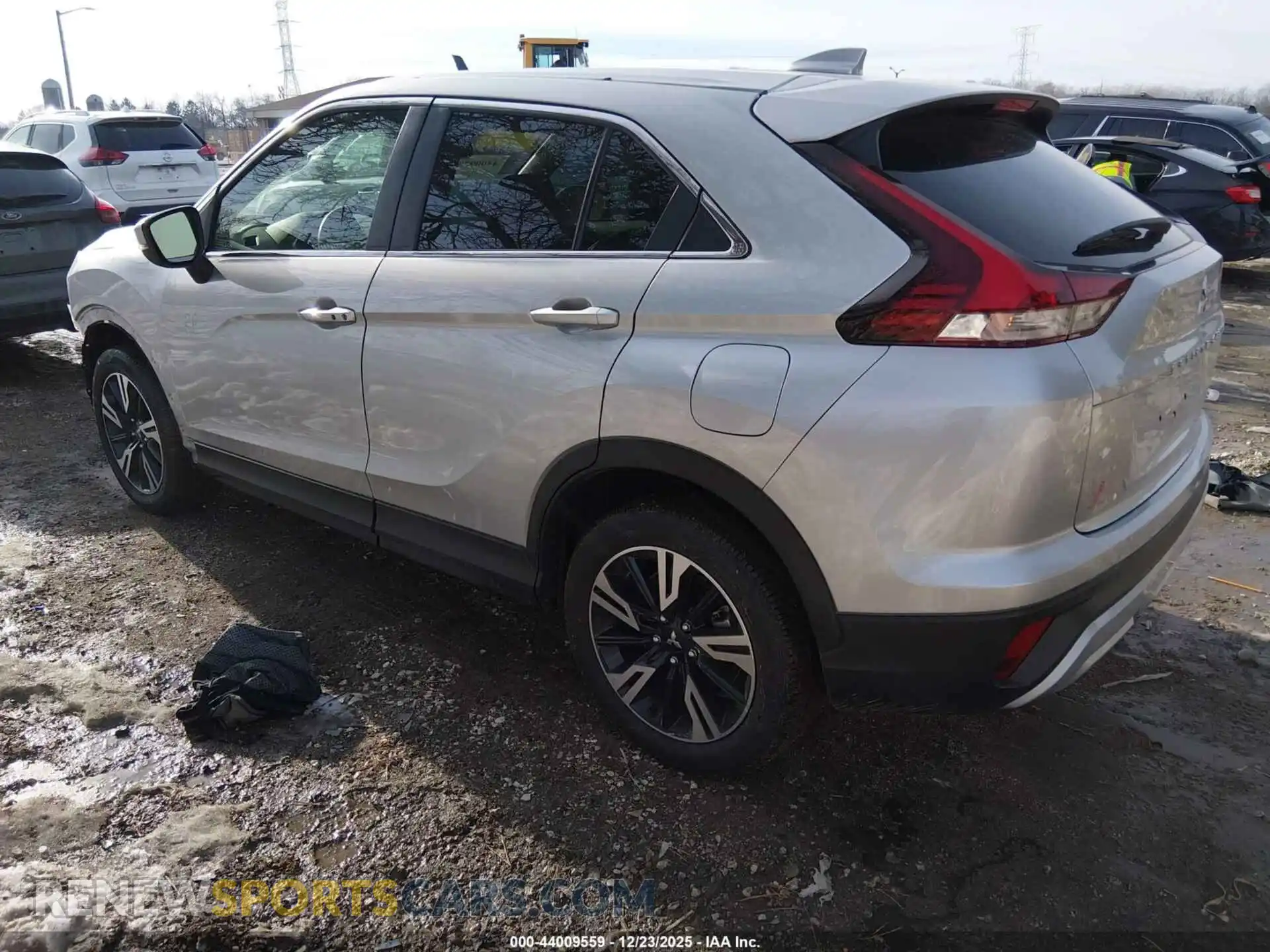 3 Фотография поврежденного автомобиля JA4ATWAA3RZ074196 MITSUBISHI ECLIPSE CROSS 2024
