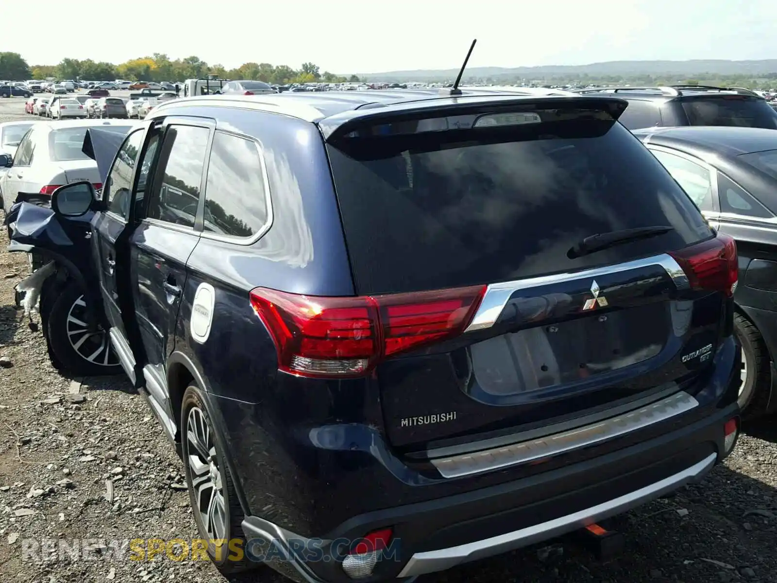 3 Фотография поврежденного автомобиля JA4JZ4AX9GZ011768 MITSUBISHI OUTLANDER 2016