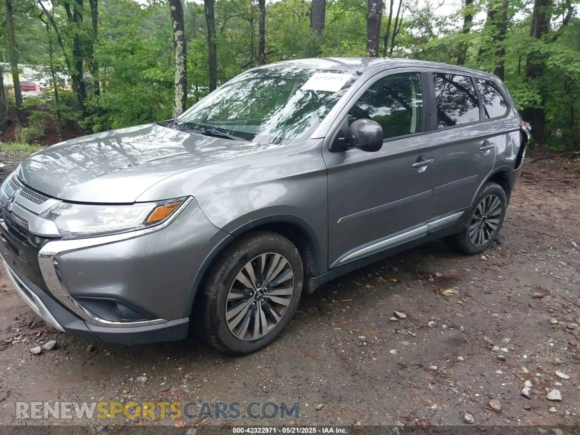 2 Photograph of a damaged car JA4AD2A32KZ005481 MITSUBISHI OUTLANDER 2019