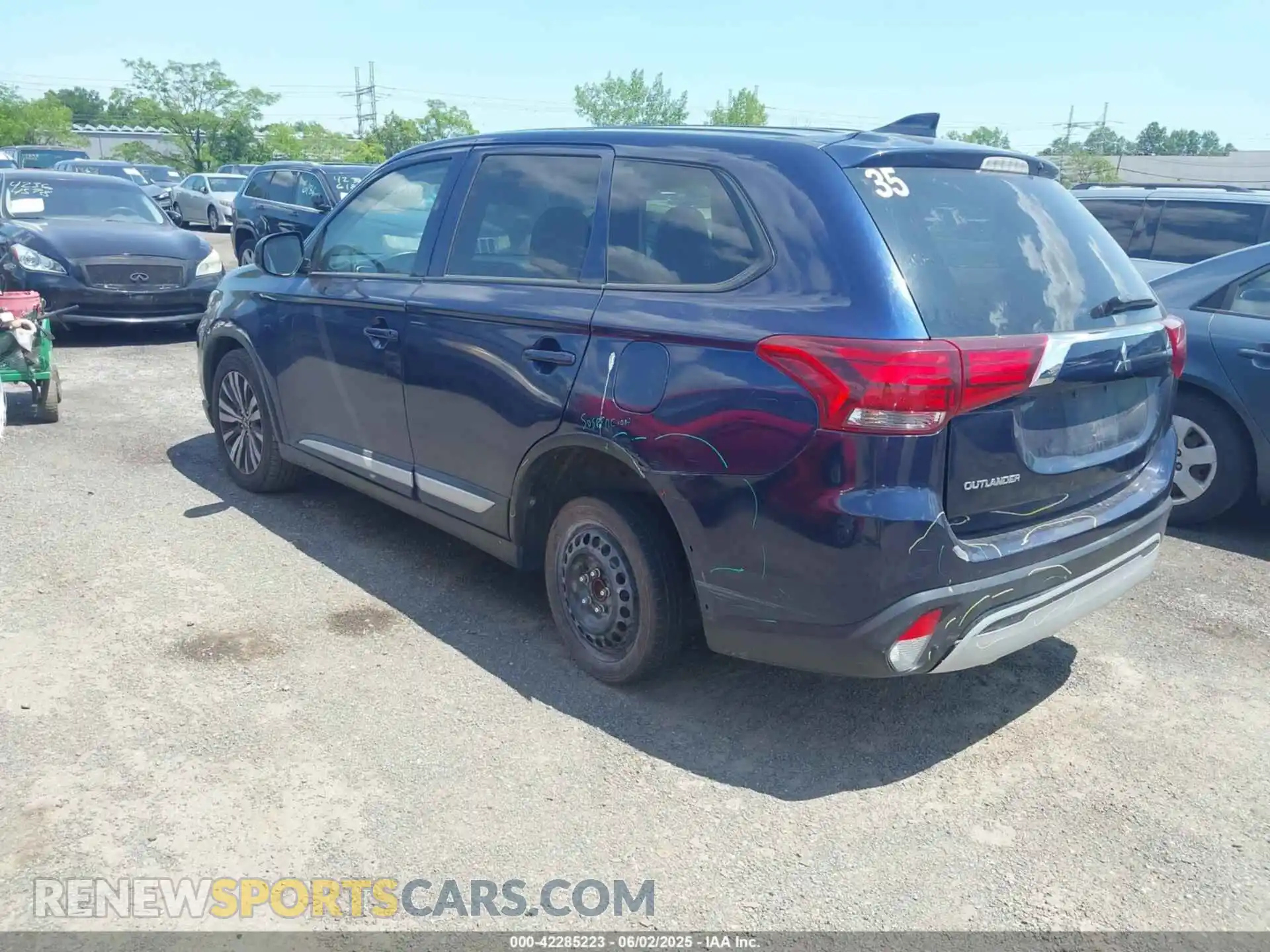 3 Photograph of a damaged car JA4AD2A34LZ045207 MITSUBISHI OUTLANDER 2020