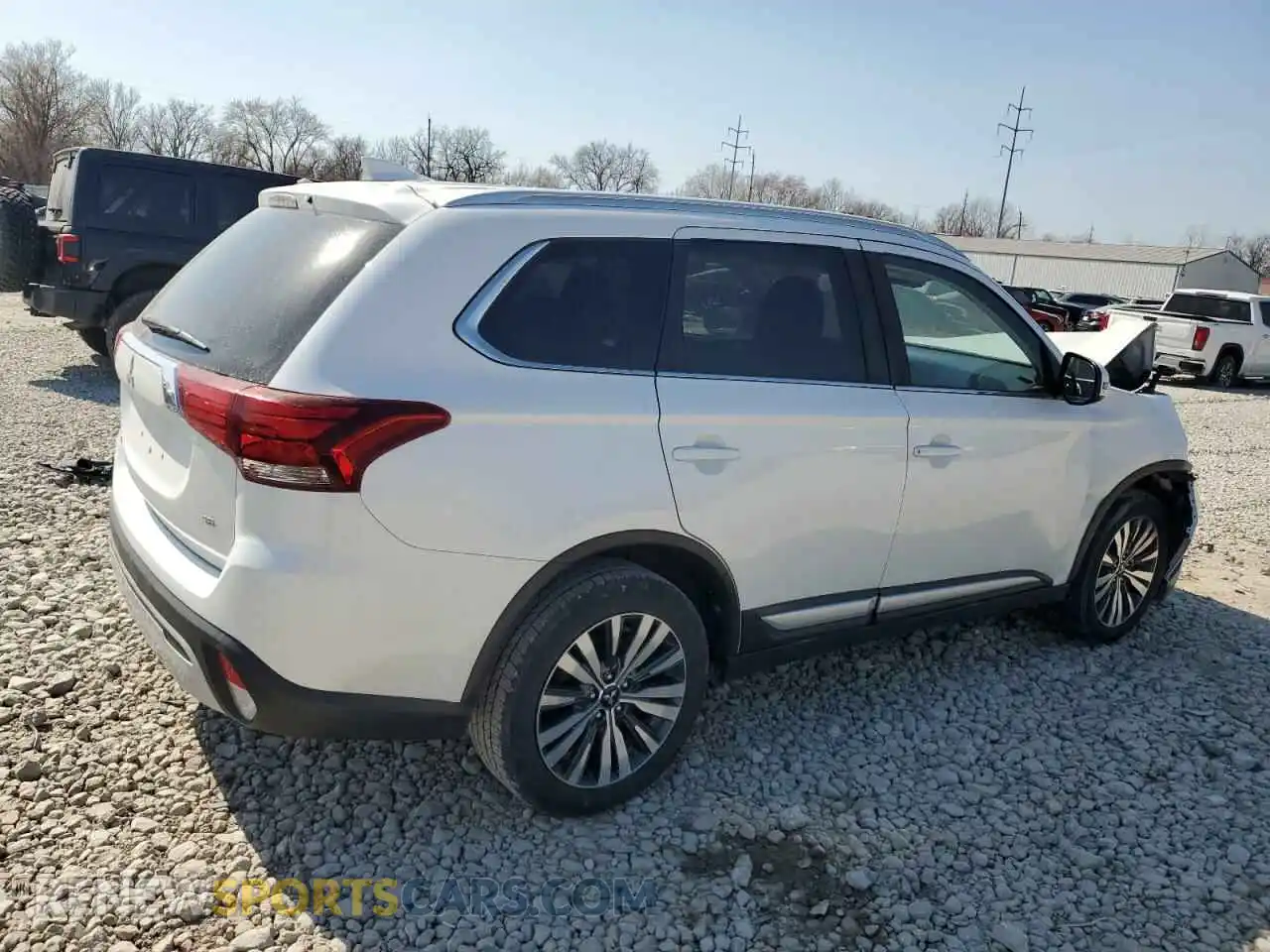3 Photograph of a damaged car JA4AD3A30LZ032606 MITSUBISHI OUTLANDER 2020
