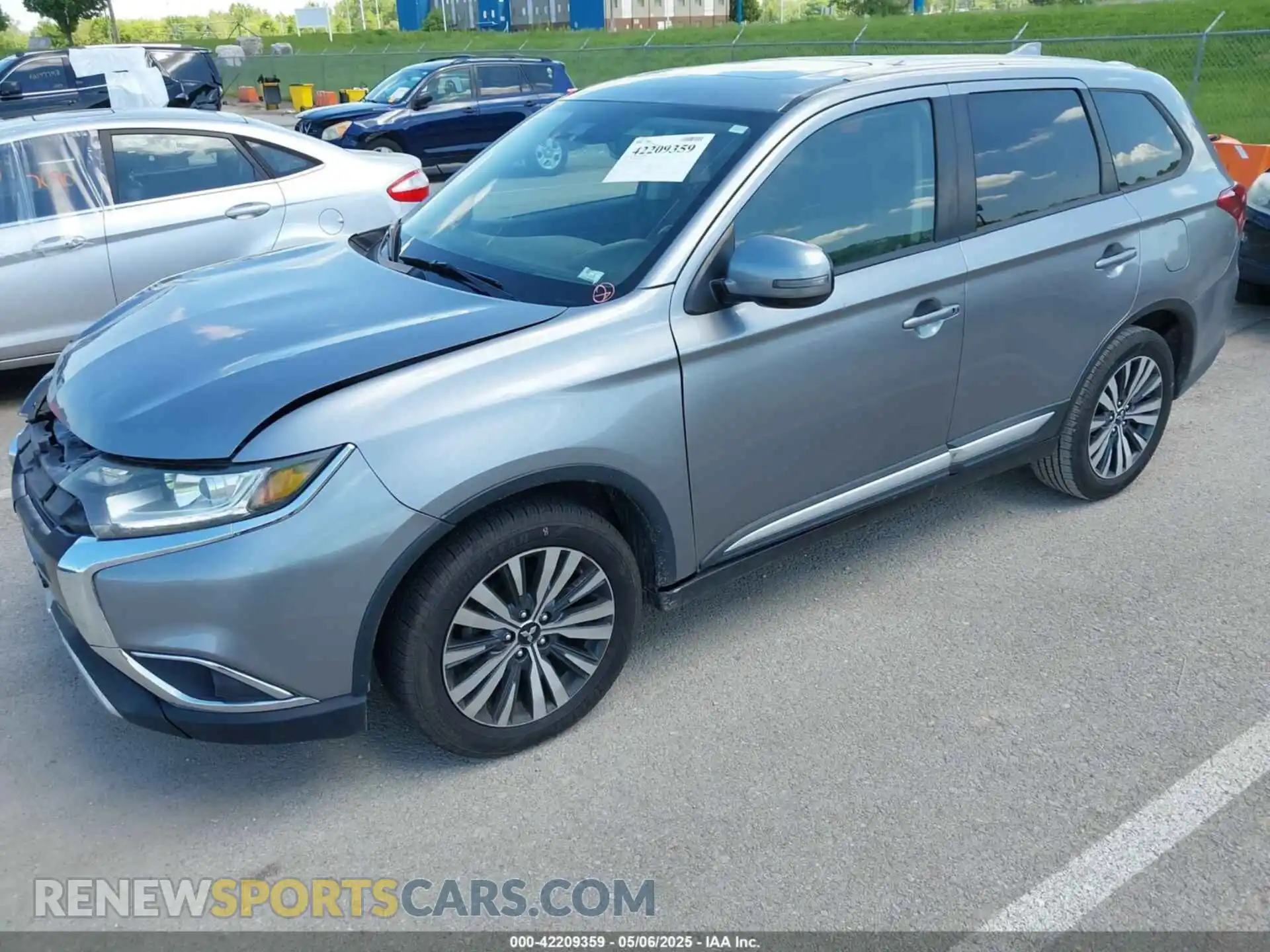 2 fotografías del automóvil dañado JA4AD3A3XLZ006238 MITSUBISHI OUTLANDER 2020
