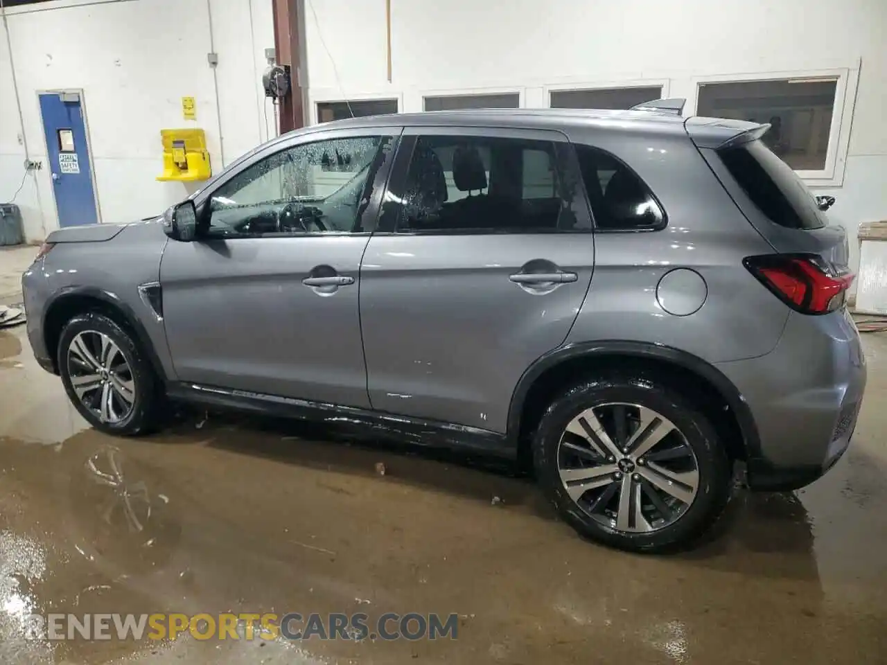 2 Photograph of a damaged car JA4AP4AU2LU003773 MITSUBISHI OUTLANDER 2020