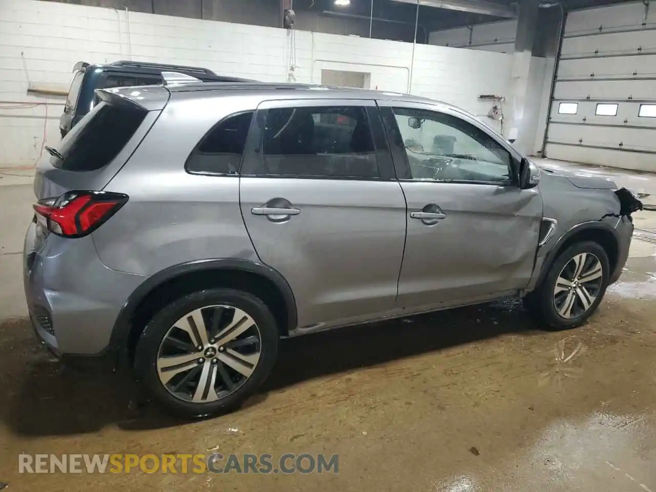 3 Photograph of a damaged car JA4AP4AU2LU003773 MITSUBISHI OUTLANDER 2020