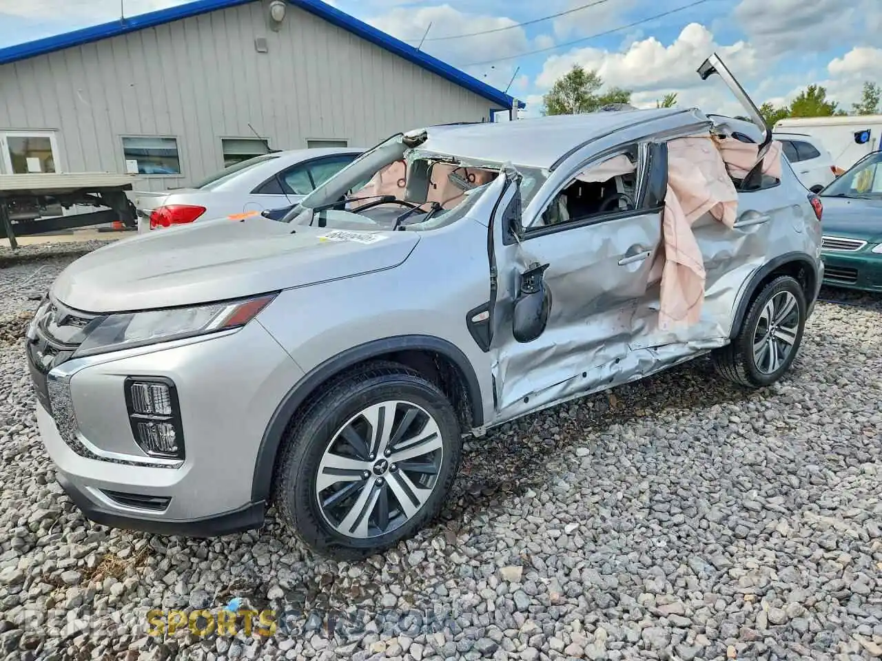 1 Photograph of a damaged car JA4APUAU0MU015065 MITSUBISHI OUTLANDER 2021