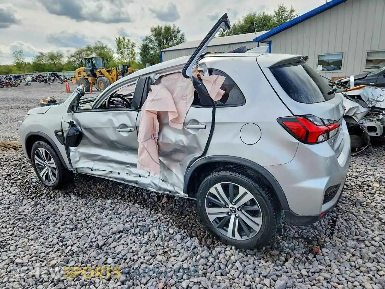 2 Photograph of a damaged car JA4APUAU0MU015065 MITSUBISHI OUTLANDER 2021