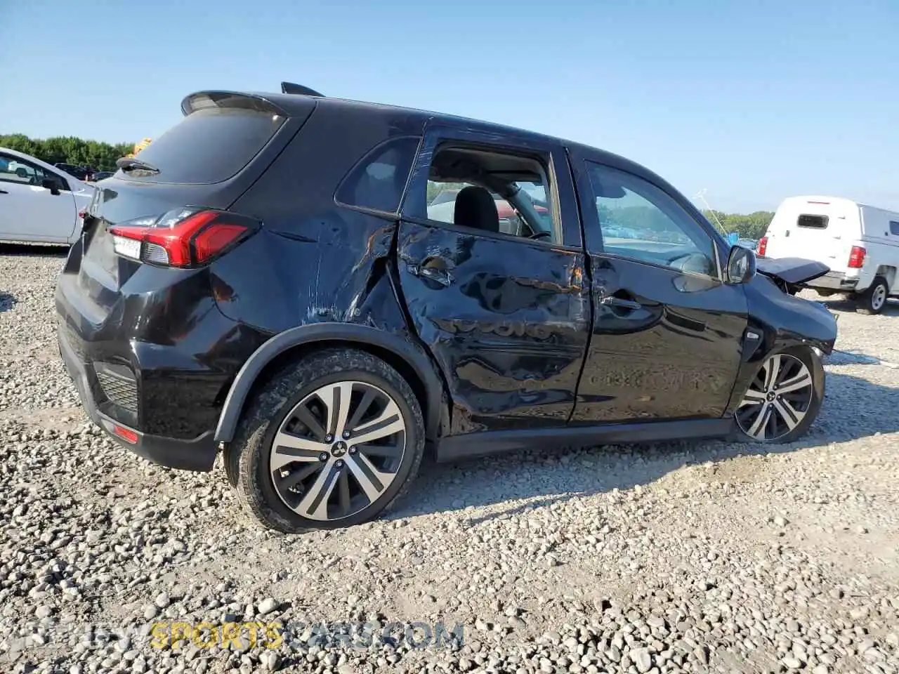 3 Фотография поврежденного автомобиля JA4APUAU4MU000388 MITSUBISHI OUTLANDER 2021