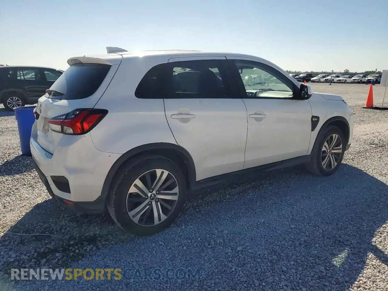 3 Photograph of a damaged car JA4APUAU4MU021189 MITSUBISHI OUTLANDER 2021
