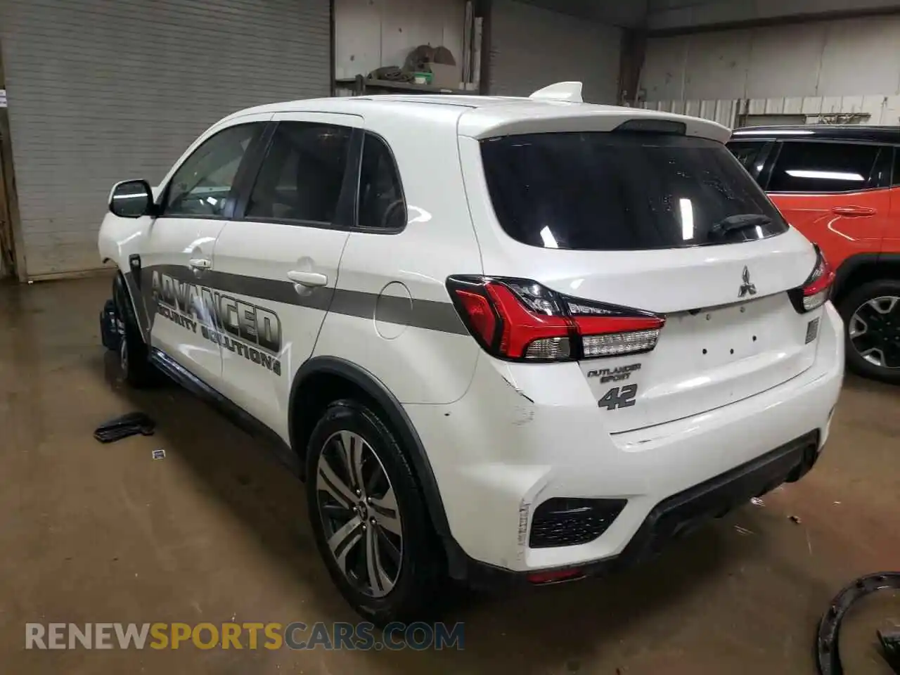2 Photograph of a damaged car JA4APUAU5MU032928 MITSUBISHI OUTLANDER 2021