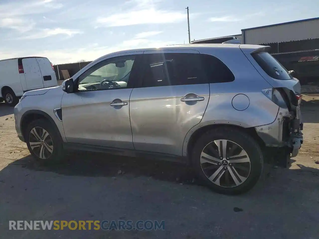 2 fotografías del automóvil dañado JA4APVAU0MU011183 MITSUBISHI OUTLANDER 2021