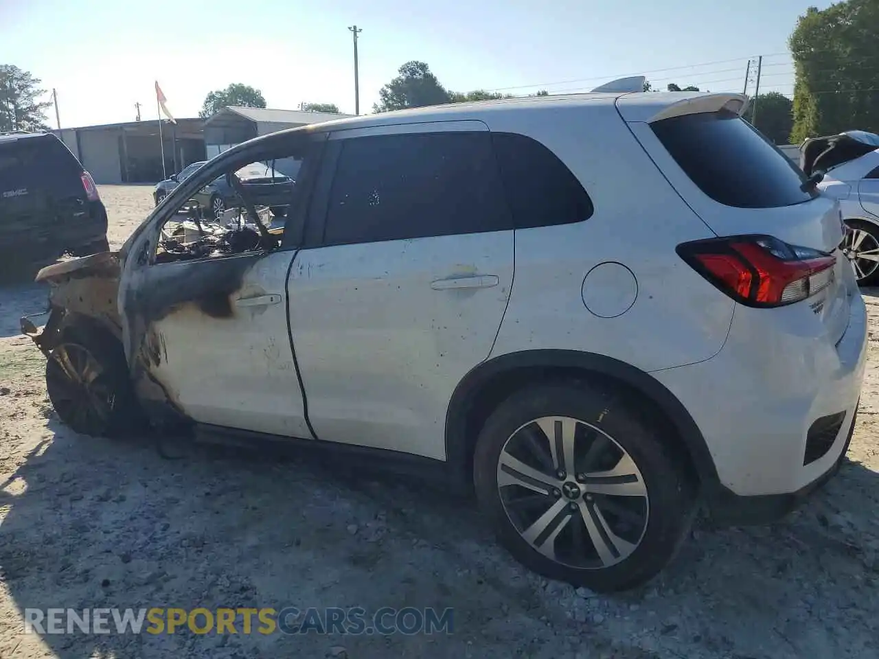 2 Photograph of a damaged car JA4APVAU0MU013743 MITSUBISHI OUTLANDER 2021