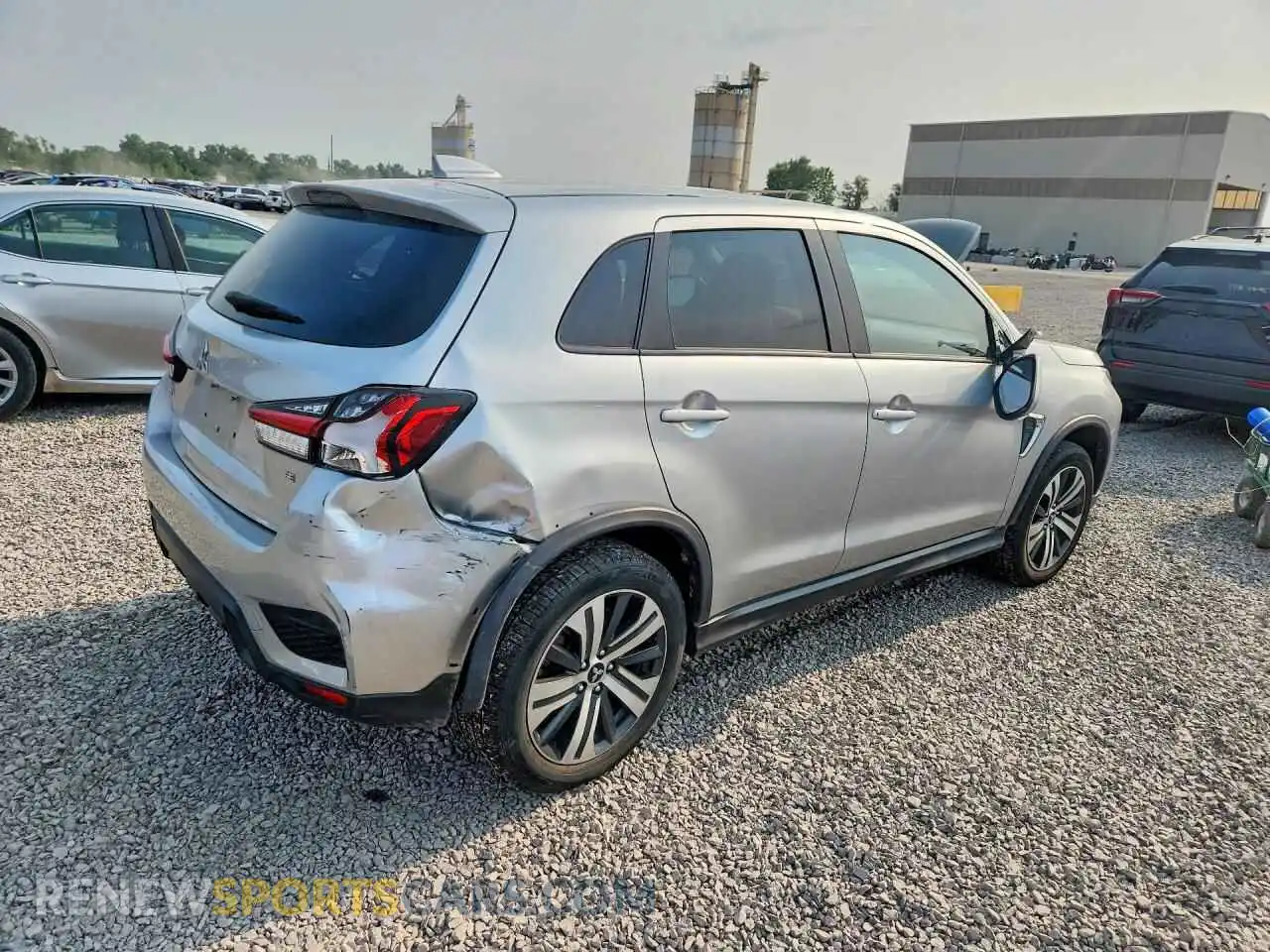3 Фотография поврежденного автомобиля JA4APVAU6MU010281 MITSUBISHI OUTLANDER 2021