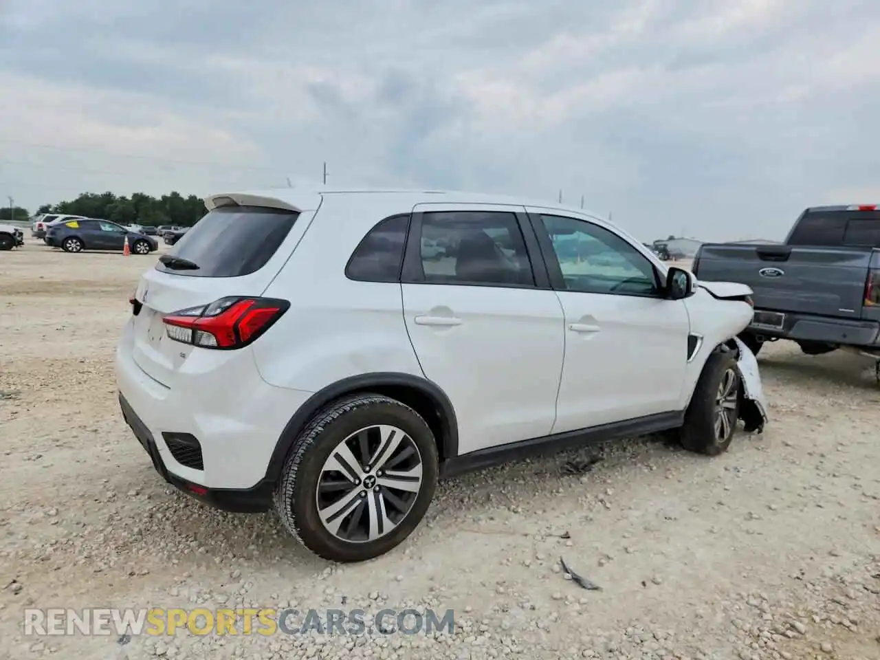 3 Photograph of a damaged car JA4APVAU8MU008516 MITSUBISHI OUTLANDER 2021