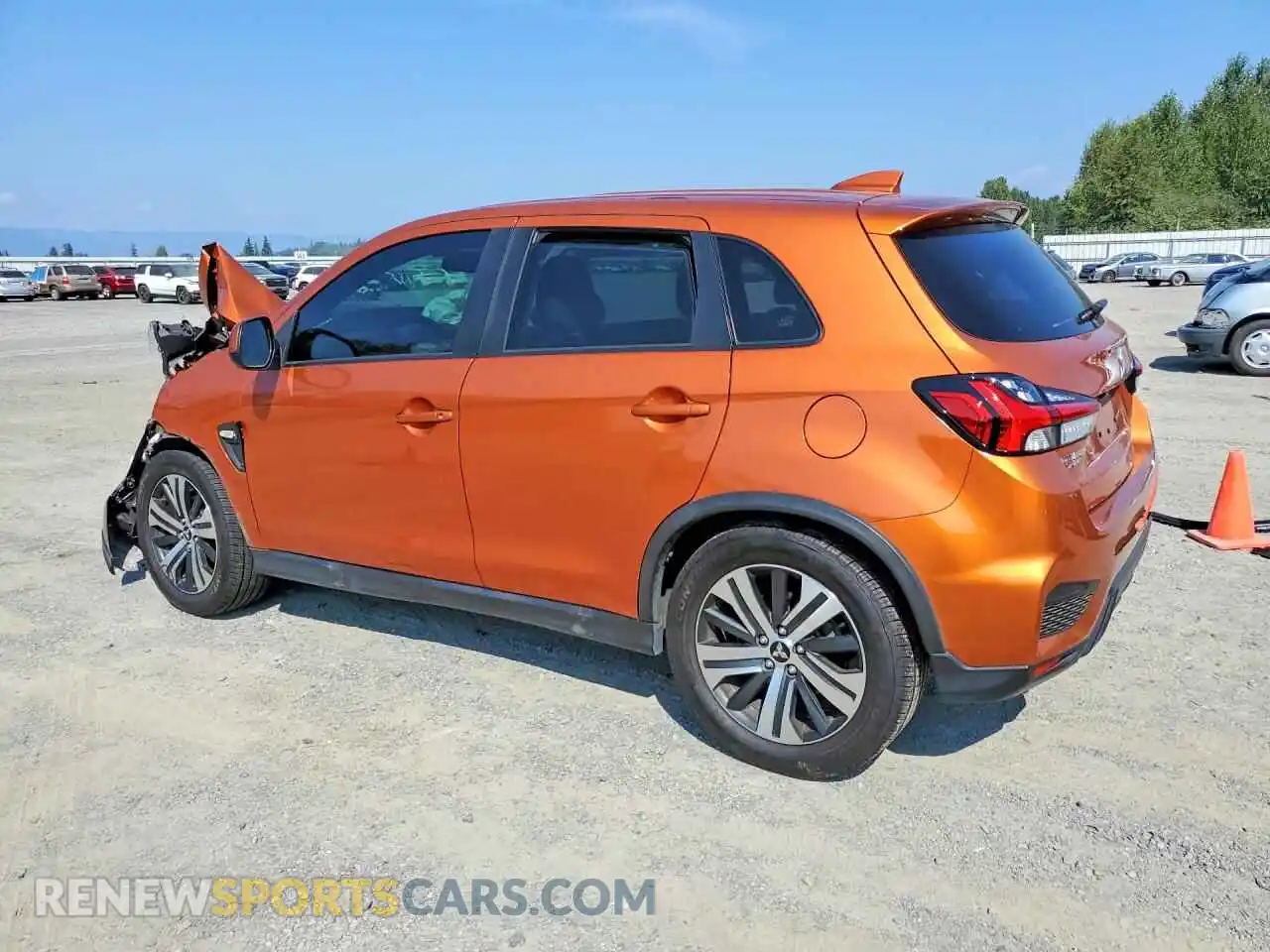 2 fotografías del automóvil dañado JA4ARUAU2MU006202 MITSUBISHI OUTLANDER 2021