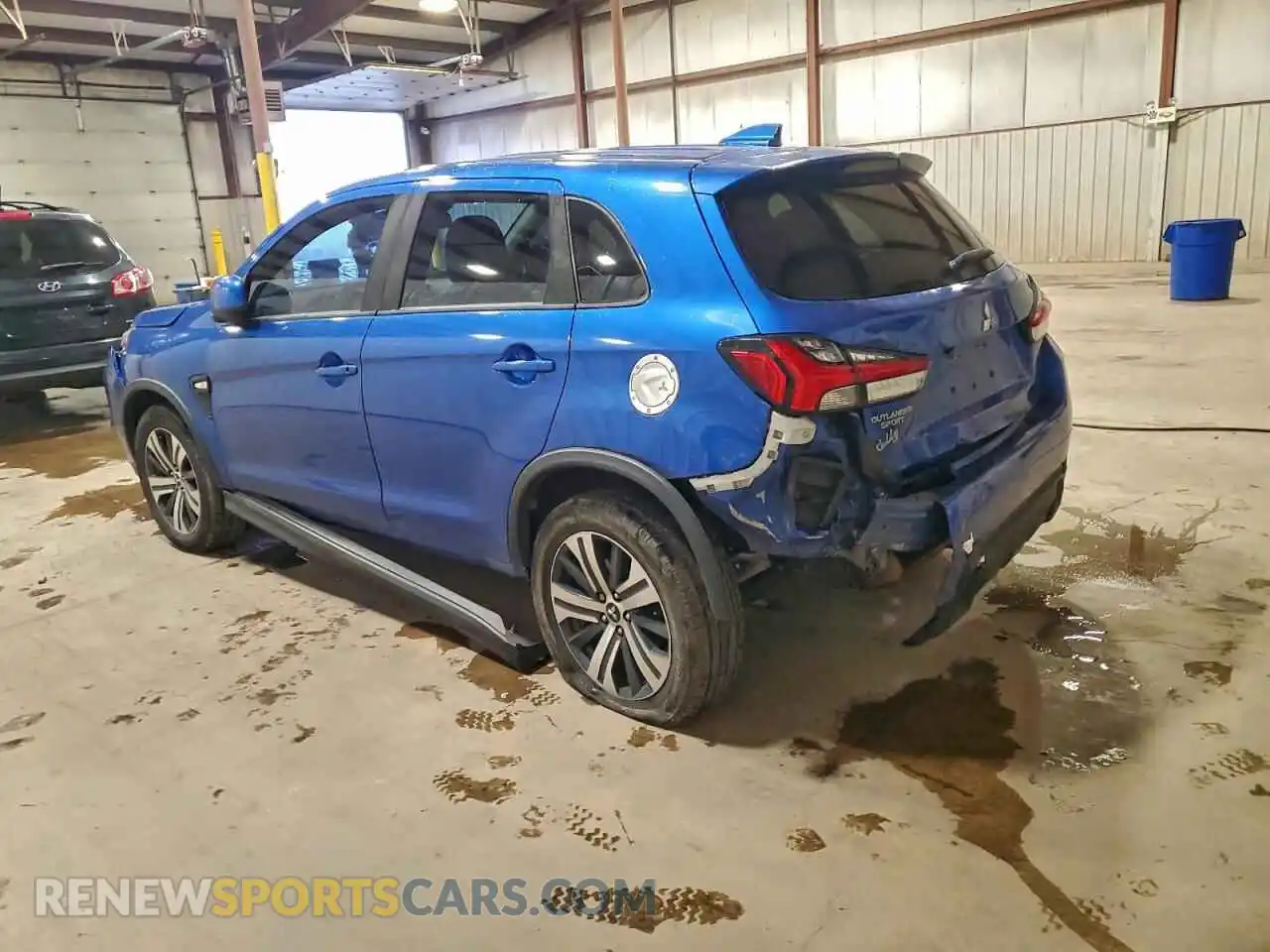 2 Photograph of a damaged car JA4ARUAU3MU011733 MITSUBISHI OUTLANDER 2021