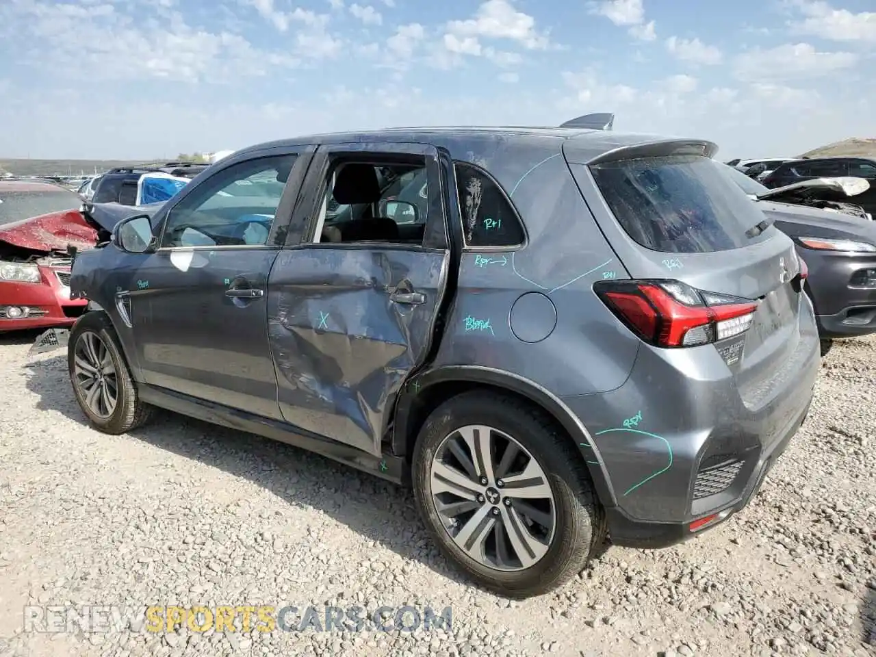 2 Photograph of a damaged car JA4ARUAU3MU033389 MITSUBISHI OUTLANDER 2021