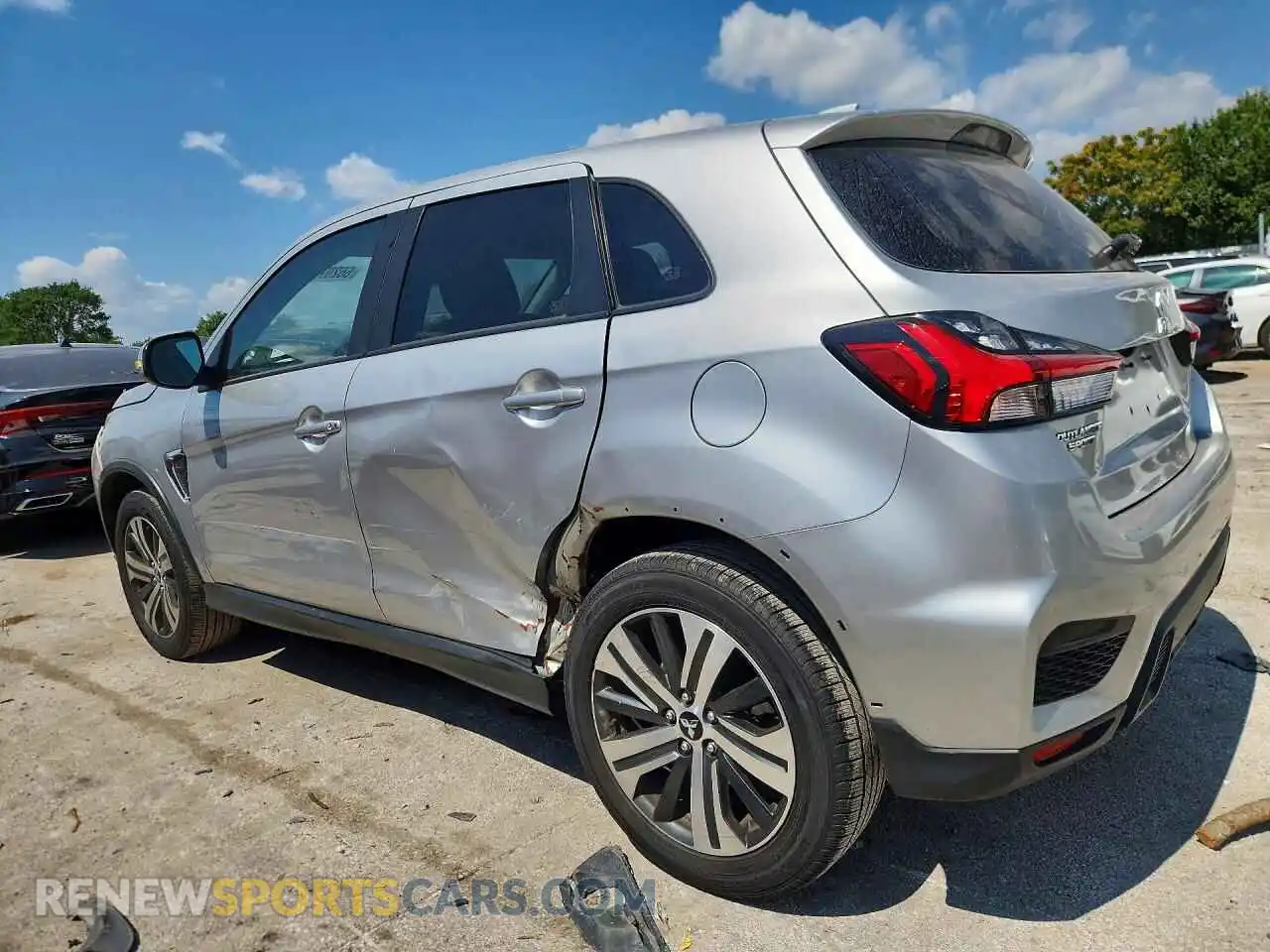 2 Фотография поврежденного автомобиля JA4ARUAU4MU014883 MITSUBISHI OUTLANDER 2021