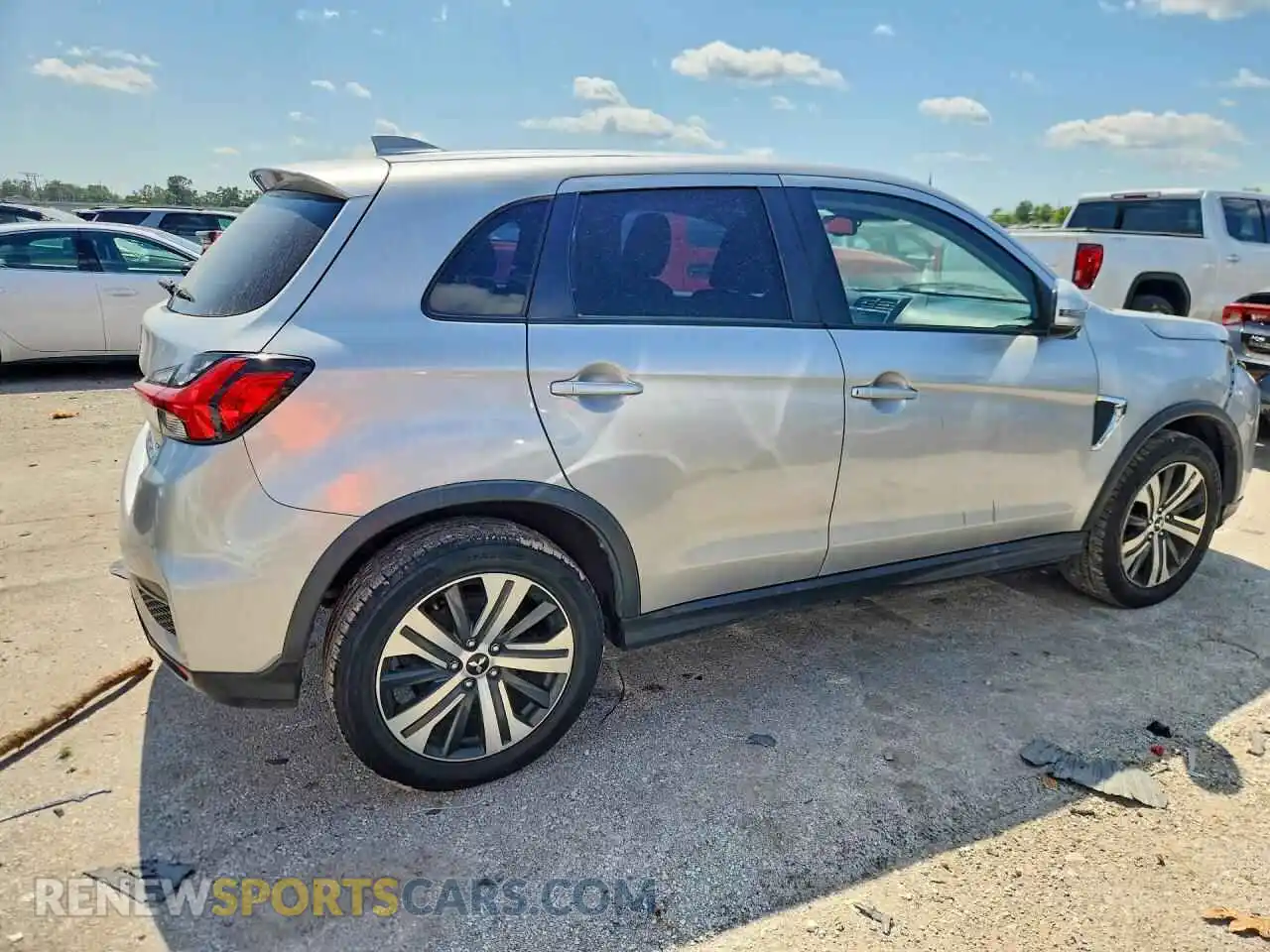 3 Фотография поврежденного автомобиля JA4ARUAU4MU014883 MITSUBISHI OUTLANDER 2021