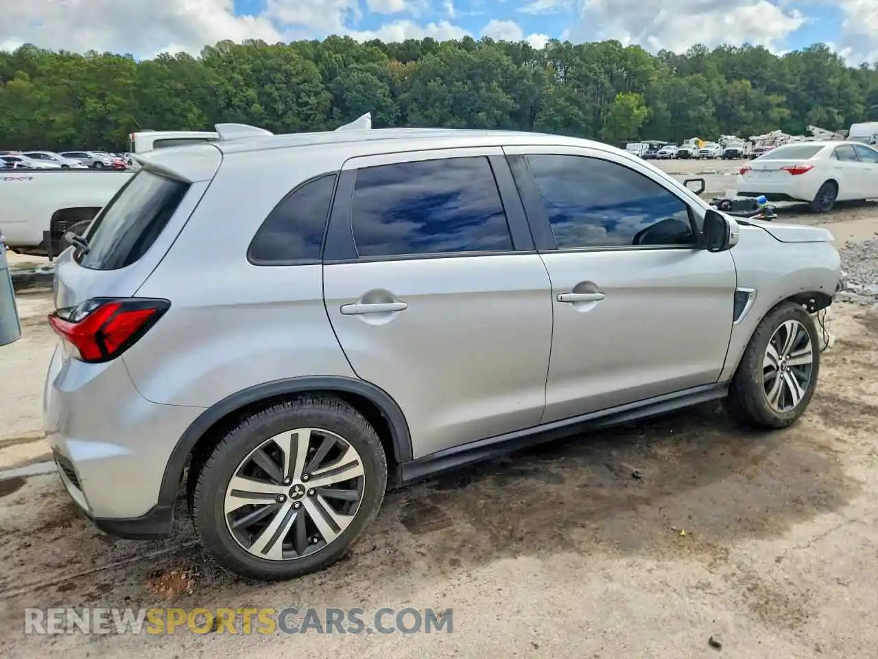 3 fotografías del automóvil dañado JA4ARUAU6MU019096 MITSUBISHI OUTLANDER 2021
