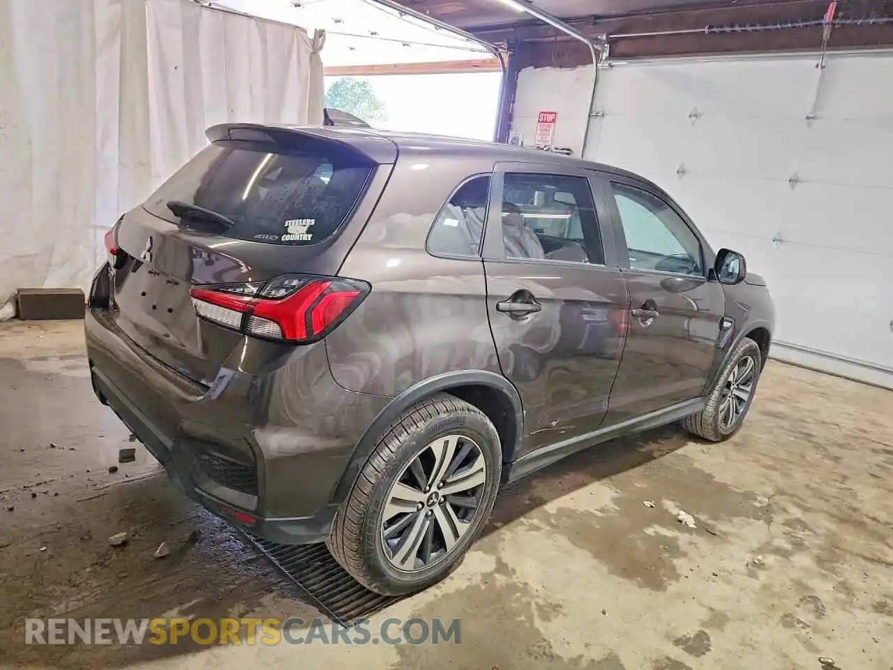 3 Photograph of a damaged car JA4ARUAUXMU006254 MITSUBISHI OUTLANDER 2021