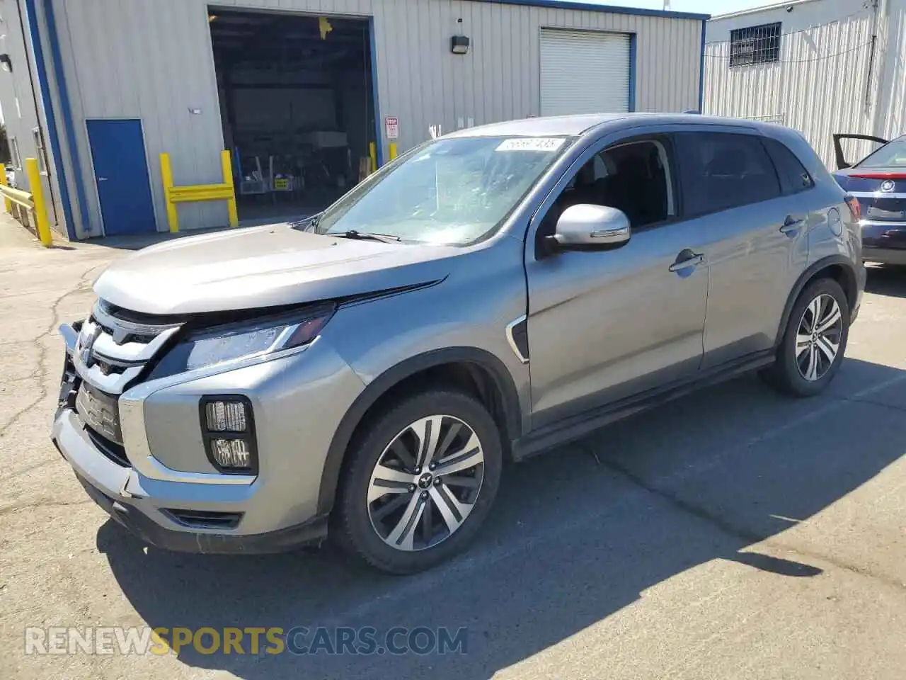 1 Photograph of a damaged car JA4ARUAUXMU015553 MITSUBISHI OUTLANDER 2021