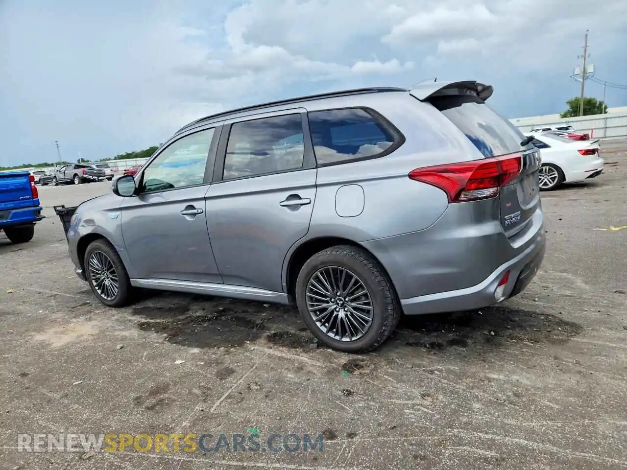 2 Photograph of a damaged car JA4J2VA78MZ000637 MITSUBISHI OUTLANDER 2021